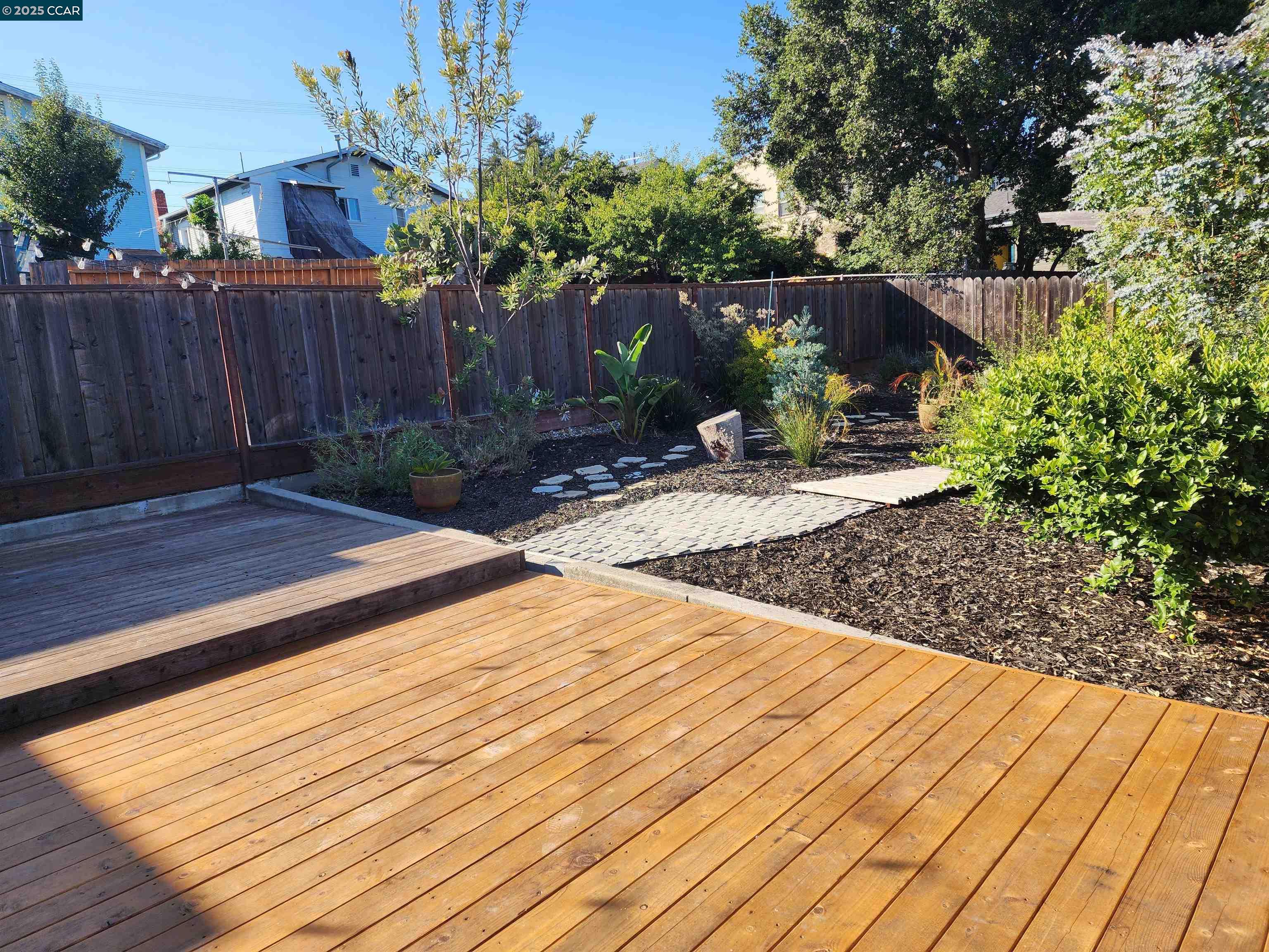 Detail Gallery Image 32 of 36 For 1920 E 24th St, Oakland,  CA 94606 - 3 Beds | 2 Baths
