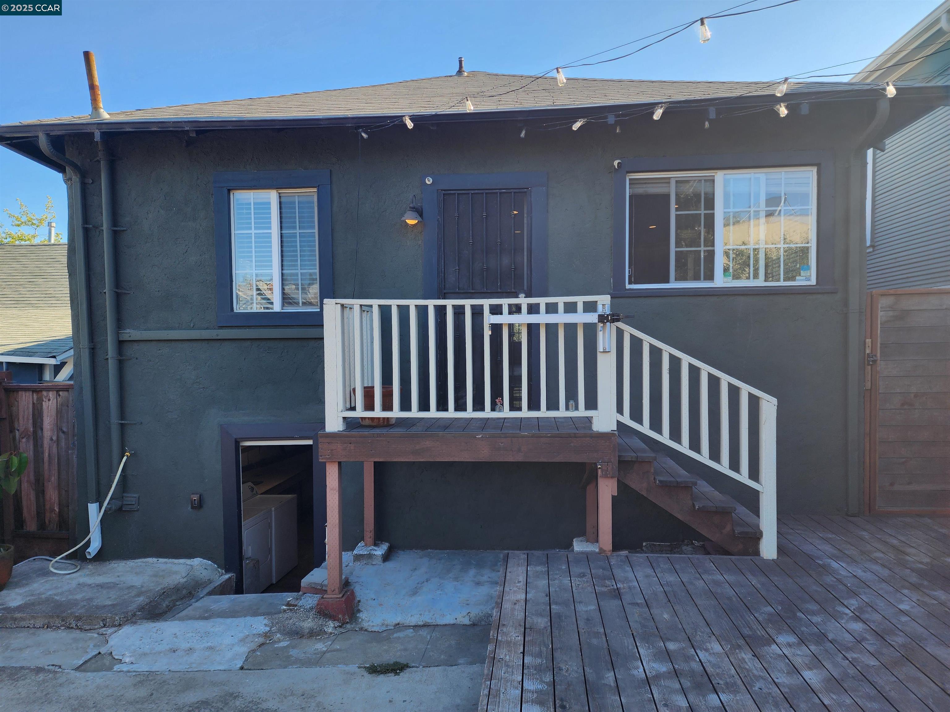 Detail Gallery Image 36 of 36 For 1920 E 24th St, Oakland,  CA 94606 - 3 Beds | 2 Baths
