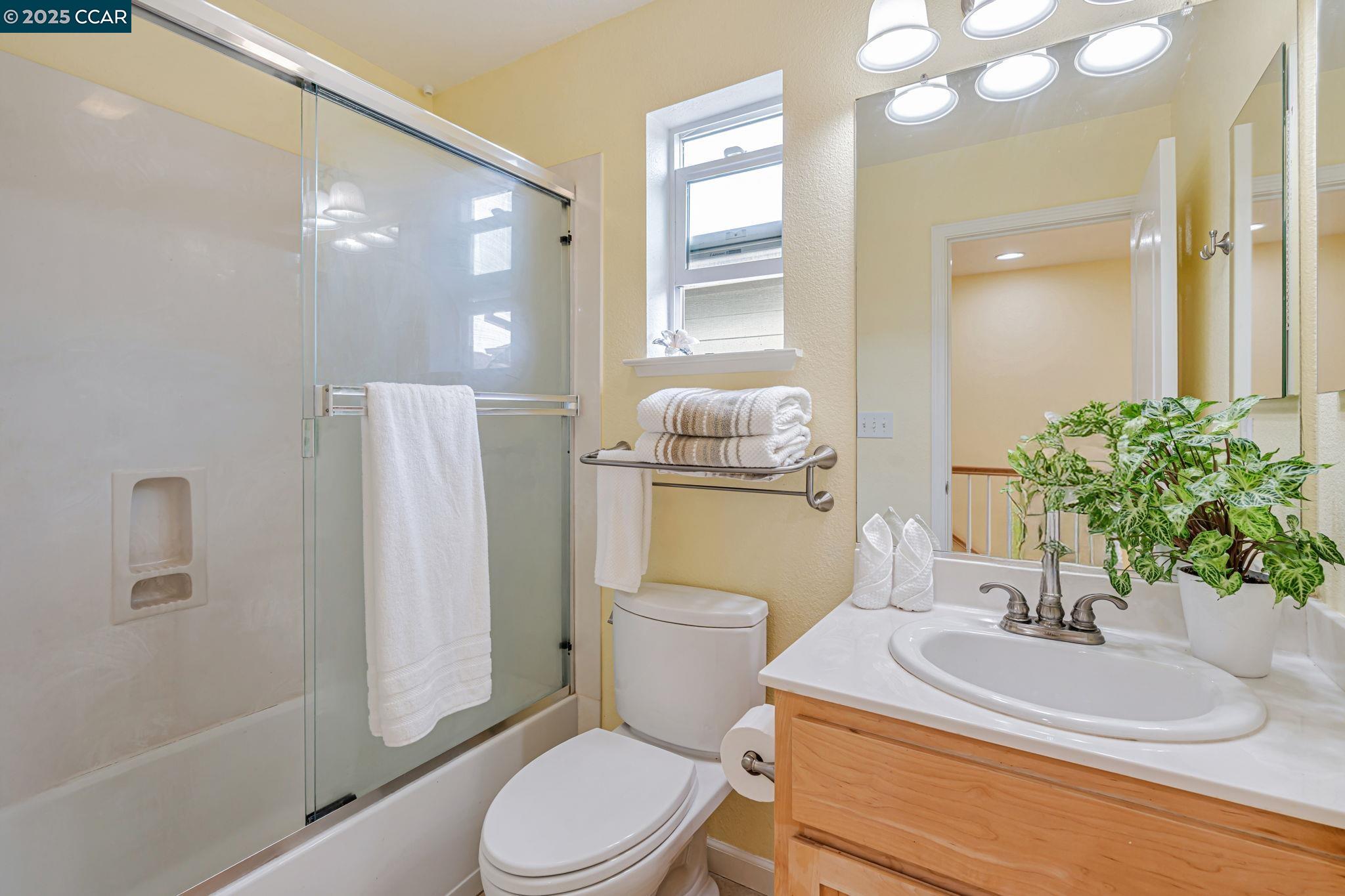Detail Gallery Image 26 of 34 For 2 Corvina Ct, American Canyon,  CA 94503 - 3 Beds | 2/1 Baths