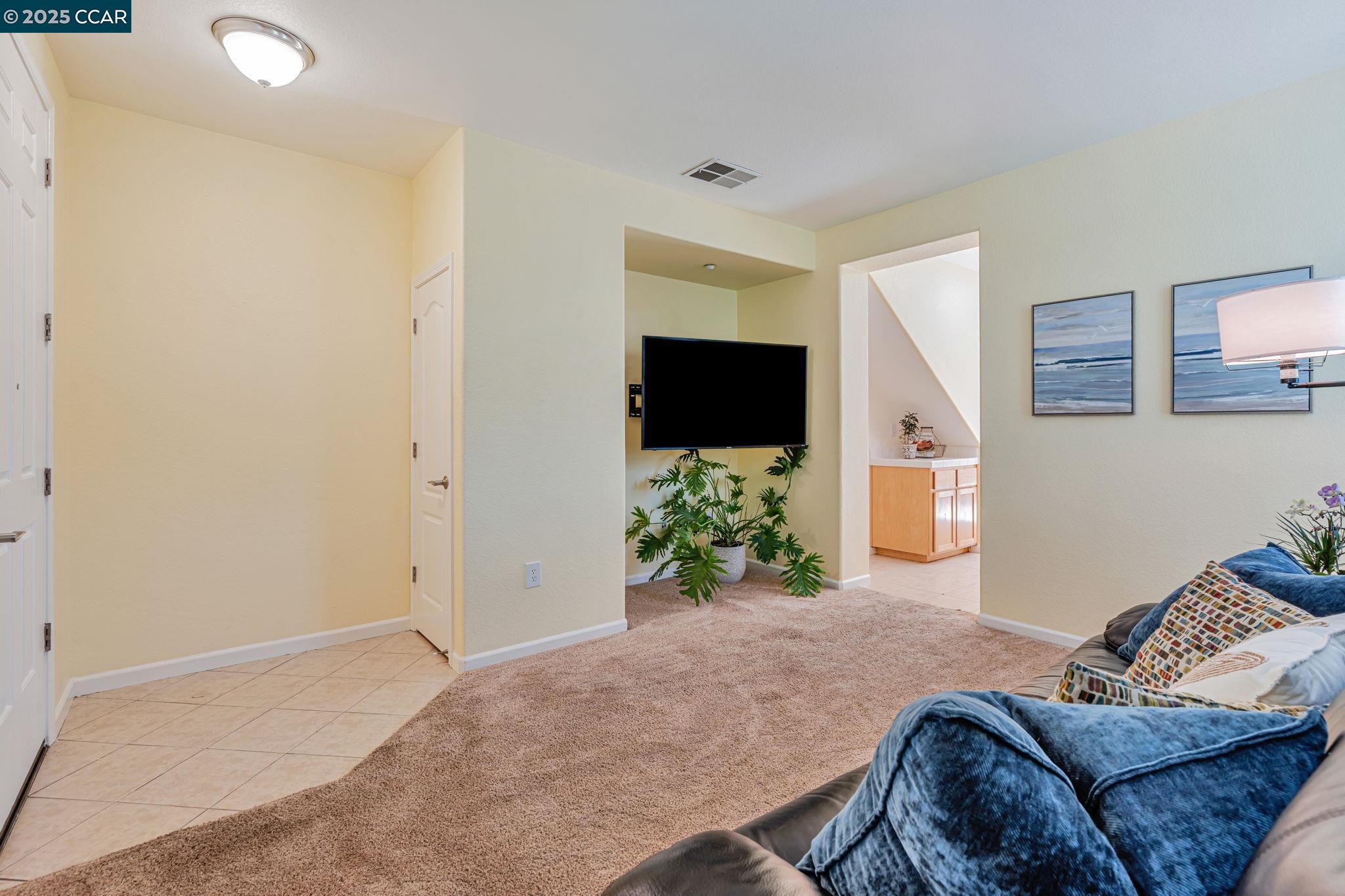 Detail Gallery Image 5 of 34 For 2 Corvina Ct, American Canyon,  CA 94503 - 3 Beds | 2/1 Baths