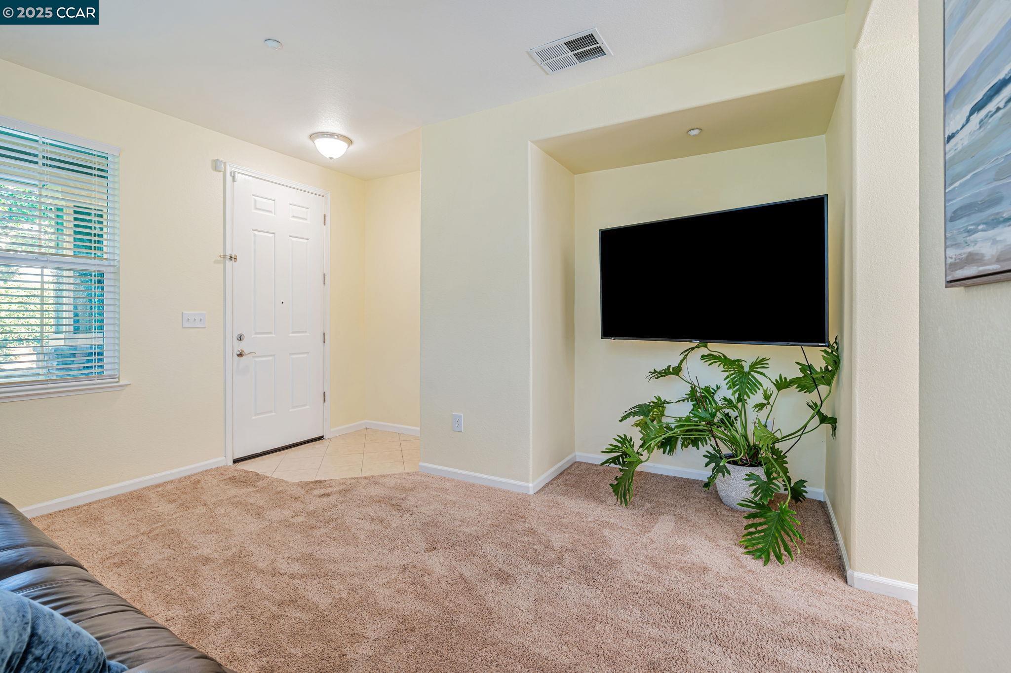 Detail Gallery Image 7 of 34 For 2 Corvina Ct, American Canyon,  CA 94503 - 3 Beds | 2/1 Baths
