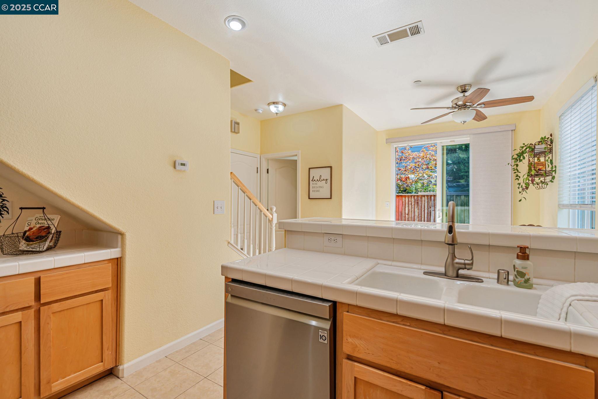 Detail Gallery Image 10 of 34 For 2 Corvina Ct, American Canyon,  CA 94503 - 3 Beds | 2/1 Baths