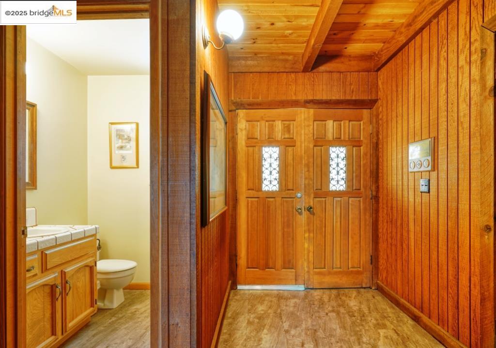 Detail Gallery Image 11 of 39 For 20128 Lower Skyridge Dr., Groveland,  CA 95321-0321 - 4 Beds | 3/1 Baths