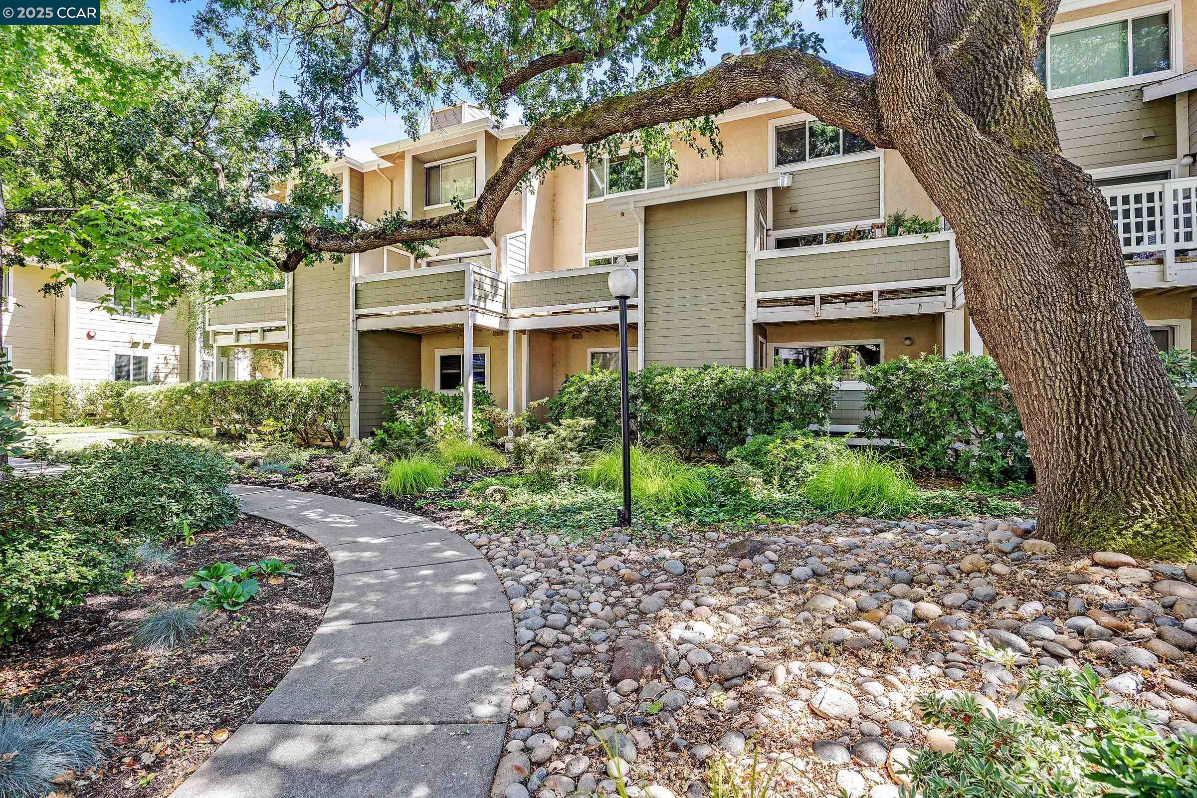 MLS: 41104656 Condo For Sale