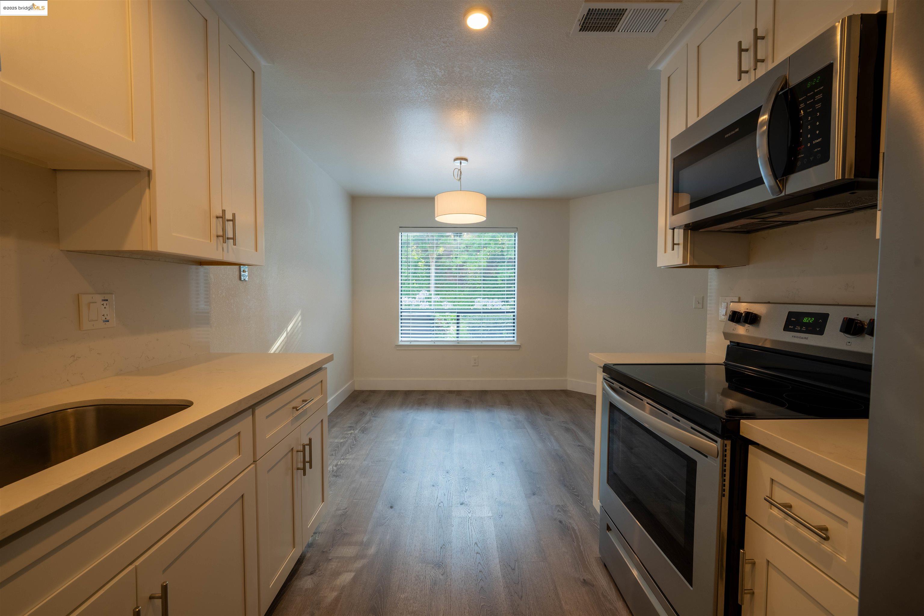 Photo #8: 41104658 Listing: Photo #8