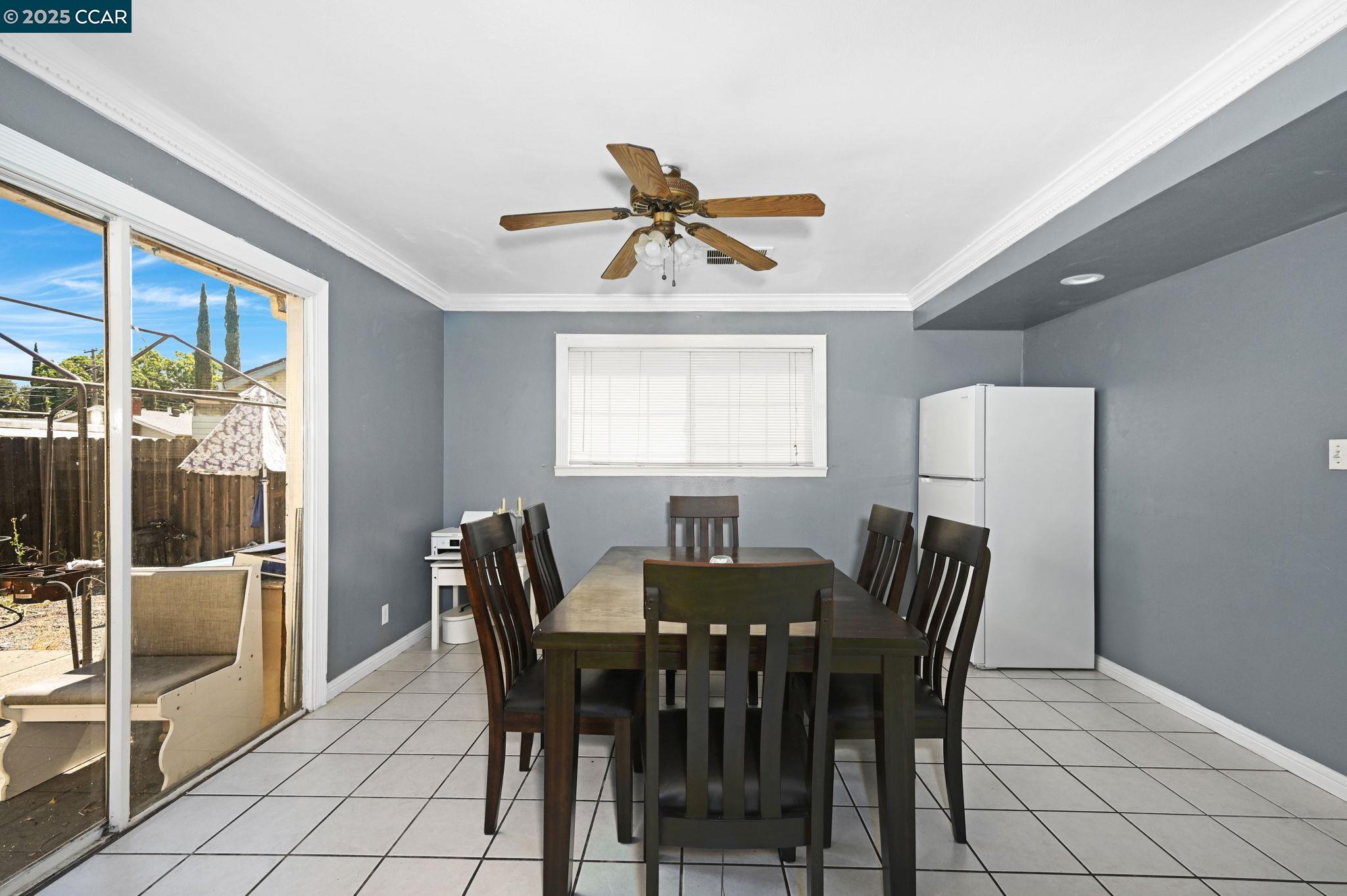 Detail Gallery Image 12 of 22 For 2543 Montgomery Ave, Concord,  CA 94519 - 3 Beds | 2 Baths