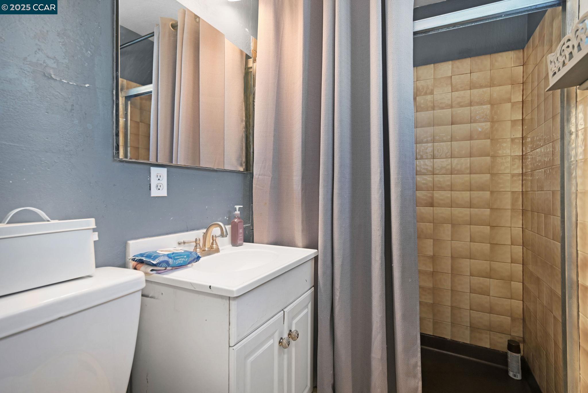 Detail Gallery Image 18 of 22 For 2543 Montgomery Ave, Concord,  CA 94519 - 3 Beds | 2 Baths