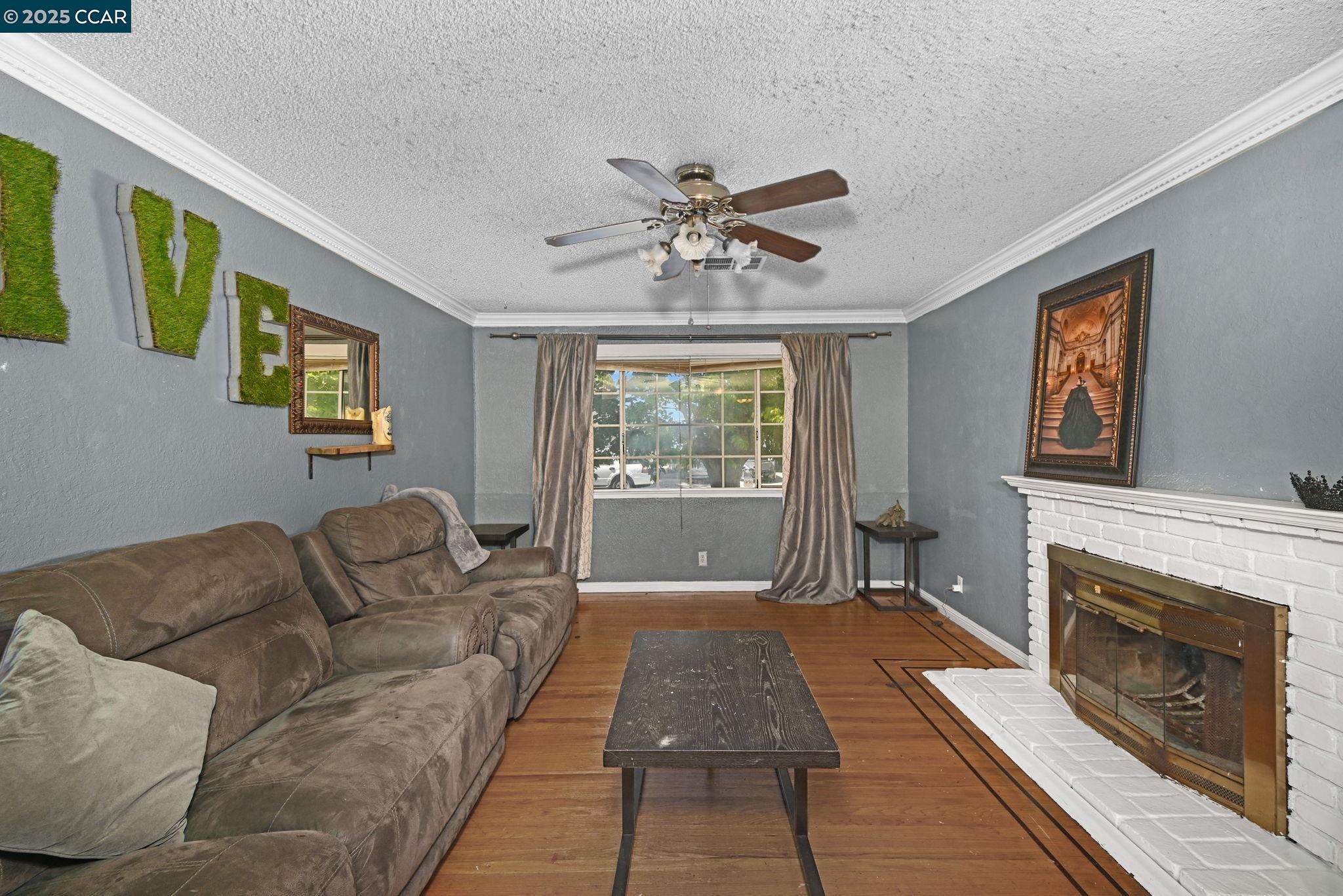 Detail Gallery Image 5 of 22 For 2543 Montgomery Ave, Concord,  CA 94519 - 3 Beds | 2 Baths