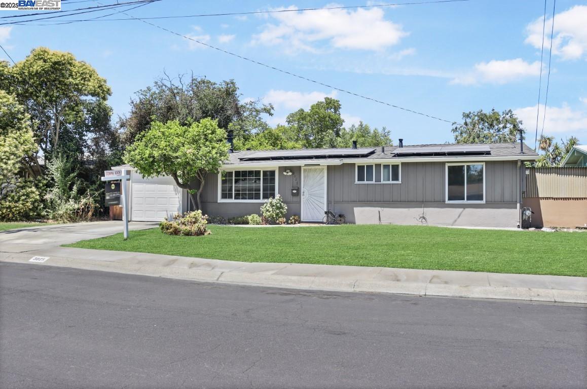 Detail Gallery Image 4 of 41 For 3025 Gratton Way, Concord,  CA 94520 - 3 Beds | 2 Baths