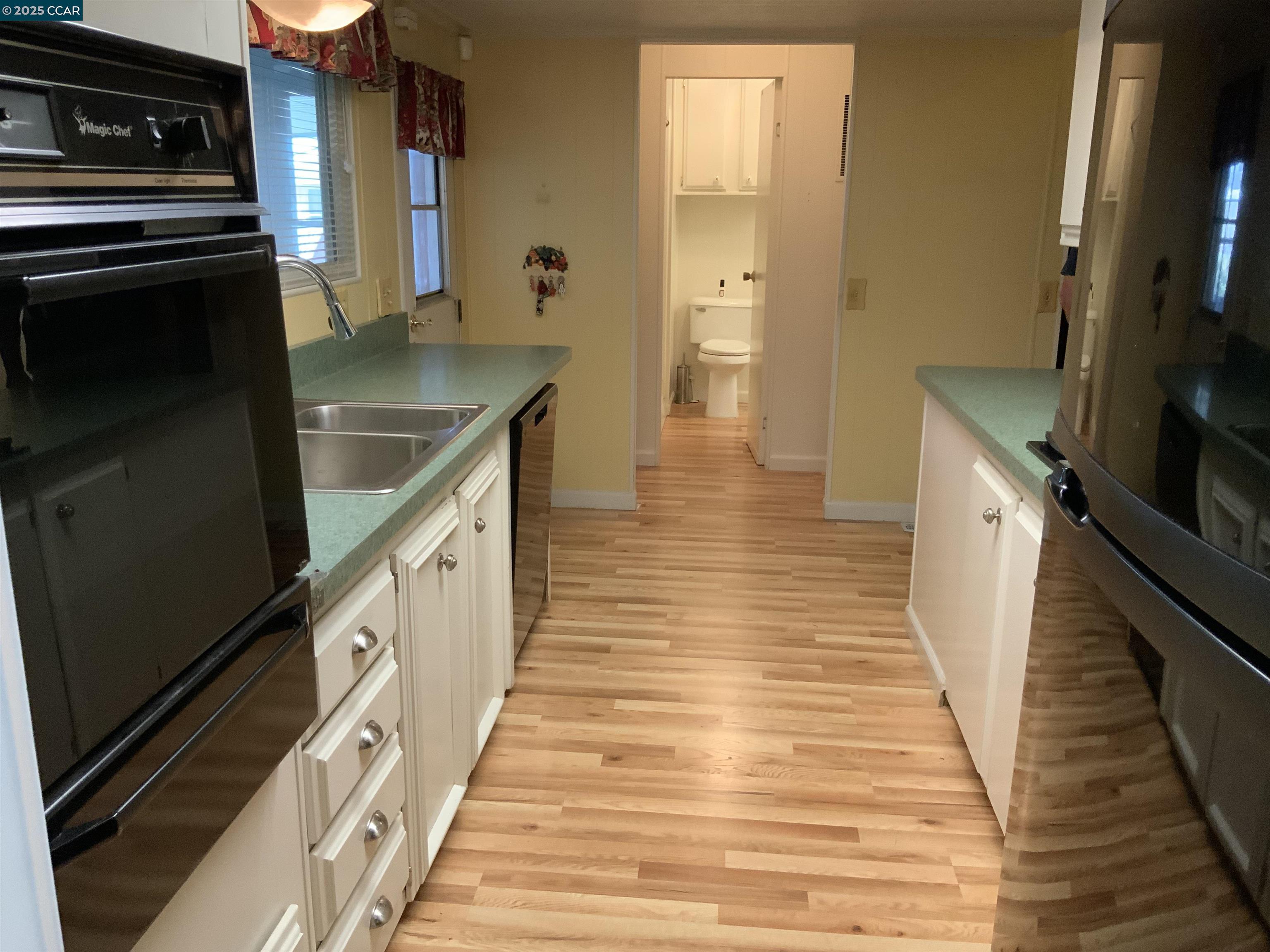 Detail Gallery Image 8 of 28 For 210 Kona Cr., Pittsburg,  CA 94565-0000 - 3 Beds | 2 Baths
