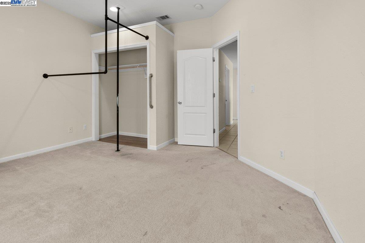 Detail Gallery Image 14 of 39 For 3021 Overlook Dr, Vallejo,  CA 94591 - 4 Beds | 3 Baths