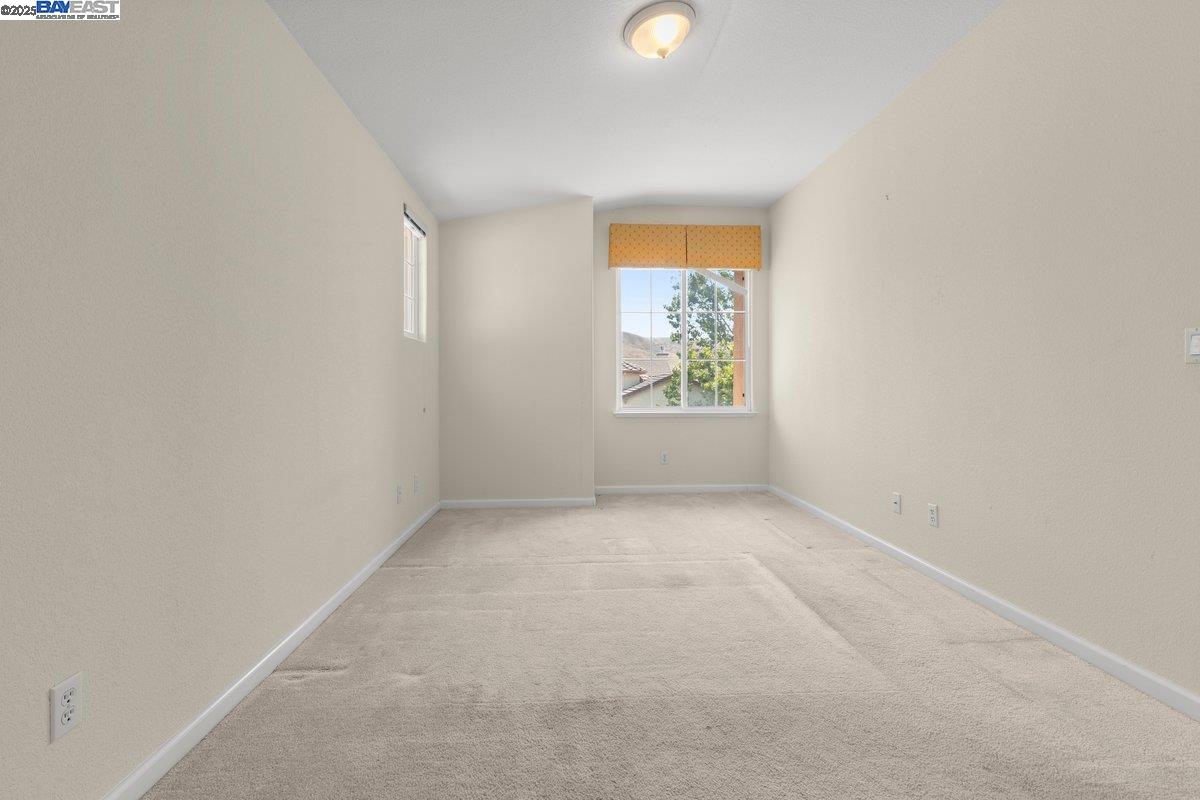 Detail Gallery Image 25 of 39 For 3021 Overlook Dr, Vallejo,  CA 94591 - 4 Beds | 3 Baths