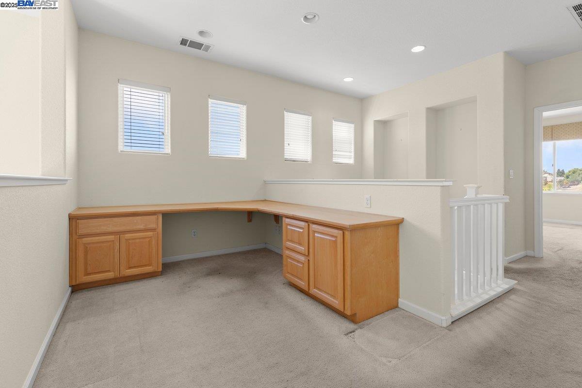 Detail Gallery Image 28 of 39 For 3021 Overlook Dr, Vallejo,  CA 94591 - 4 Beds | 3 Baths