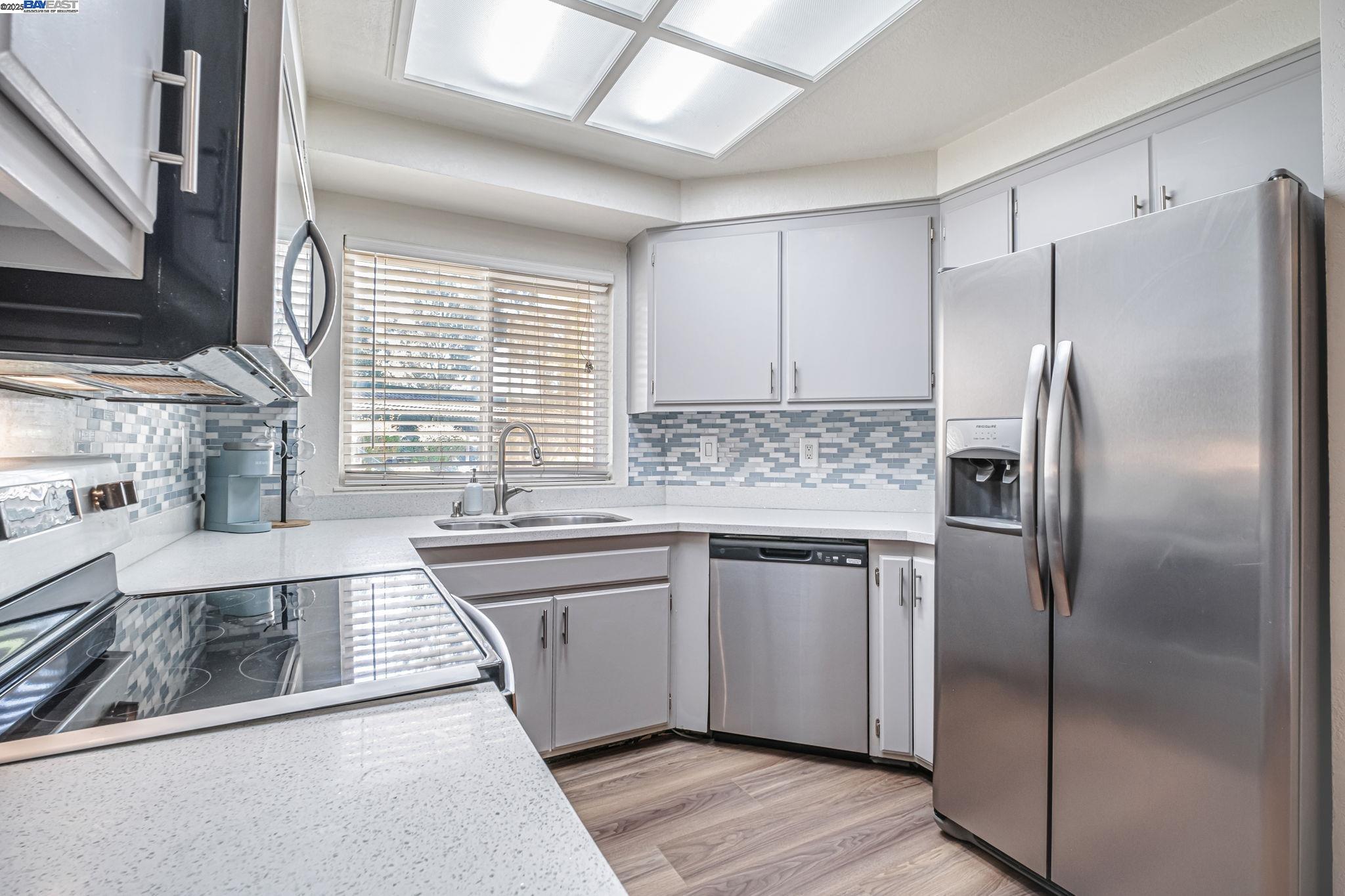 Detail Gallery Image 7 of 21 For 2920 Flint St #113,  Union City,  CA 94587 - 2 Beds | 2 Baths