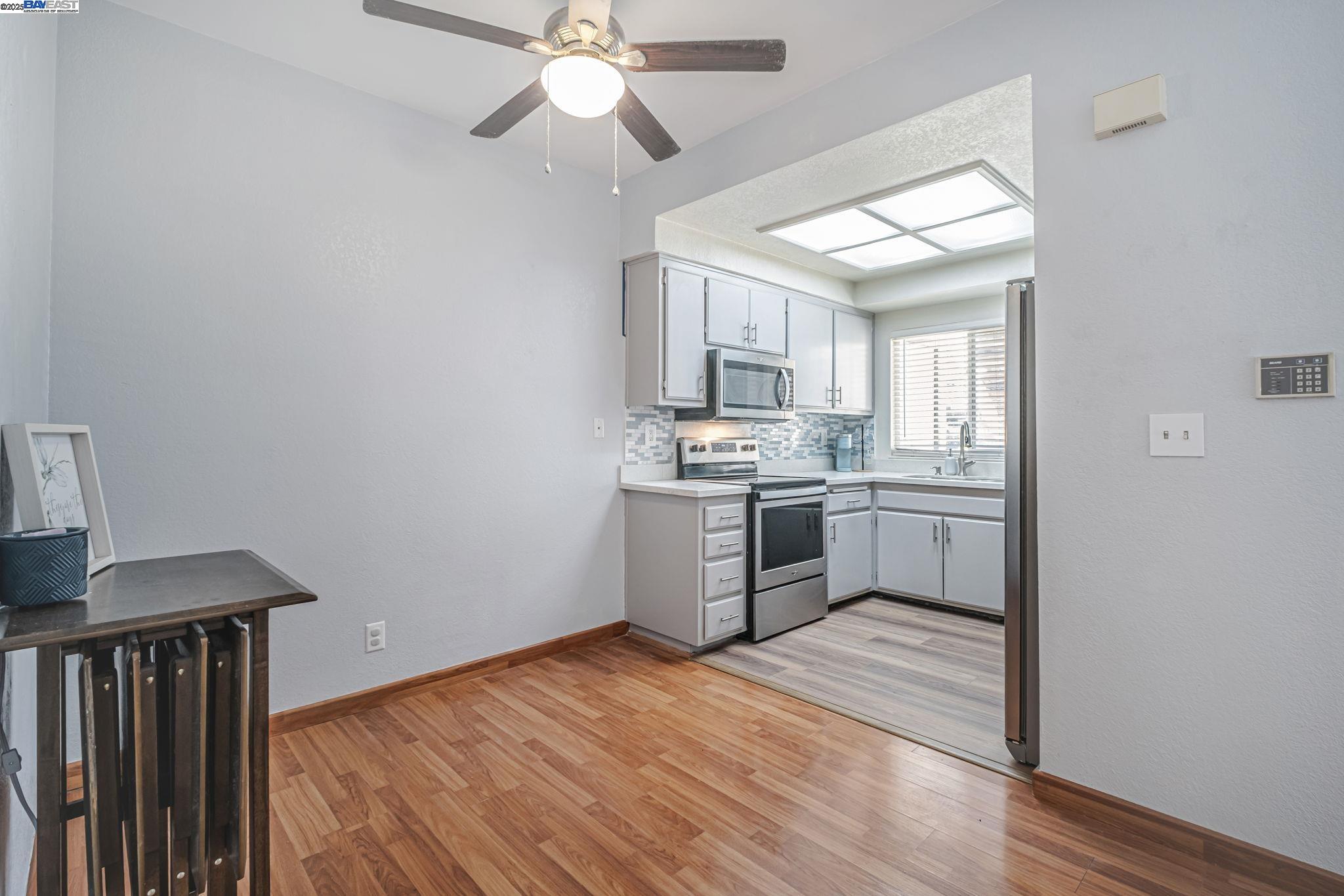 Detail Gallery Image 10 of 21 For 2920 Flint St #113,  Union City,  CA 94587 - 2 Beds | 2 Baths