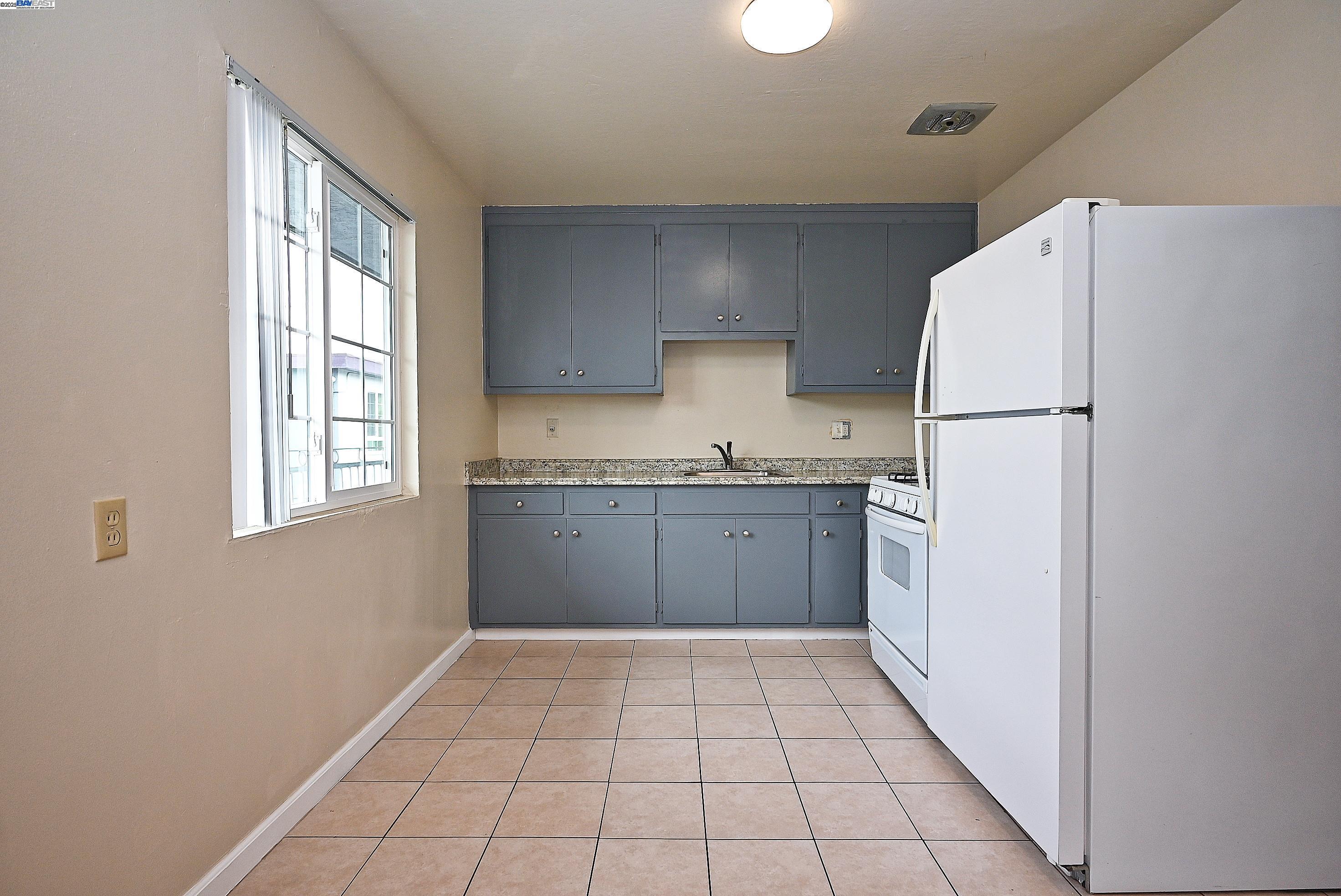 Detail Gallery Image 10 of 20 For 27827 Leidig Ct, Hayward,  CA 94544 - – Beds | – Baths