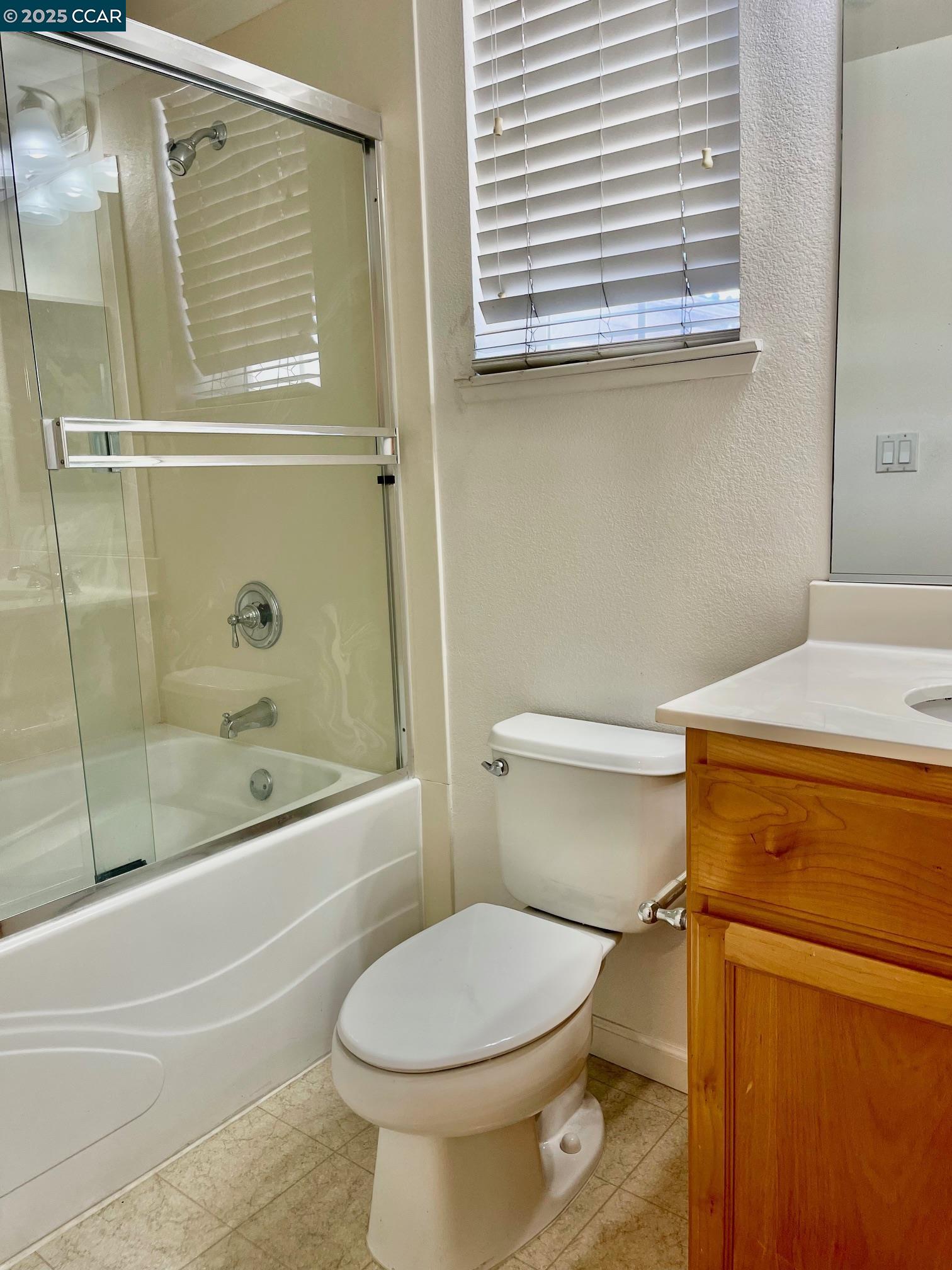 Detail Gallery Image 14 of 19 For 404 Presidio St, San Pablo,  CA 94806 - 2 Beds | 2 Baths