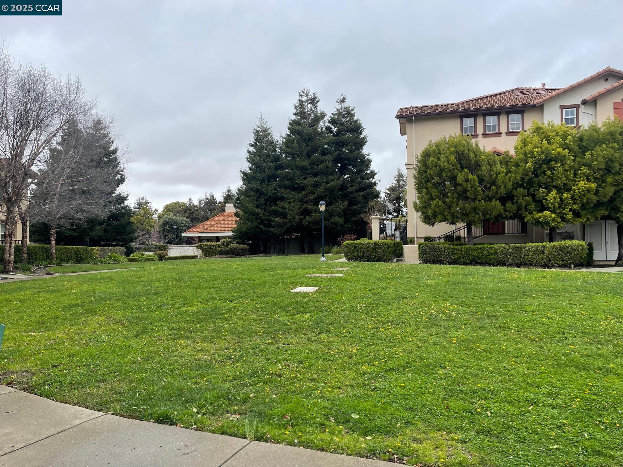 Detail Gallery Image 15 of 19 For 404 Presidio St, San Pablo,  CA 94806 - 2 Beds | 2 Baths