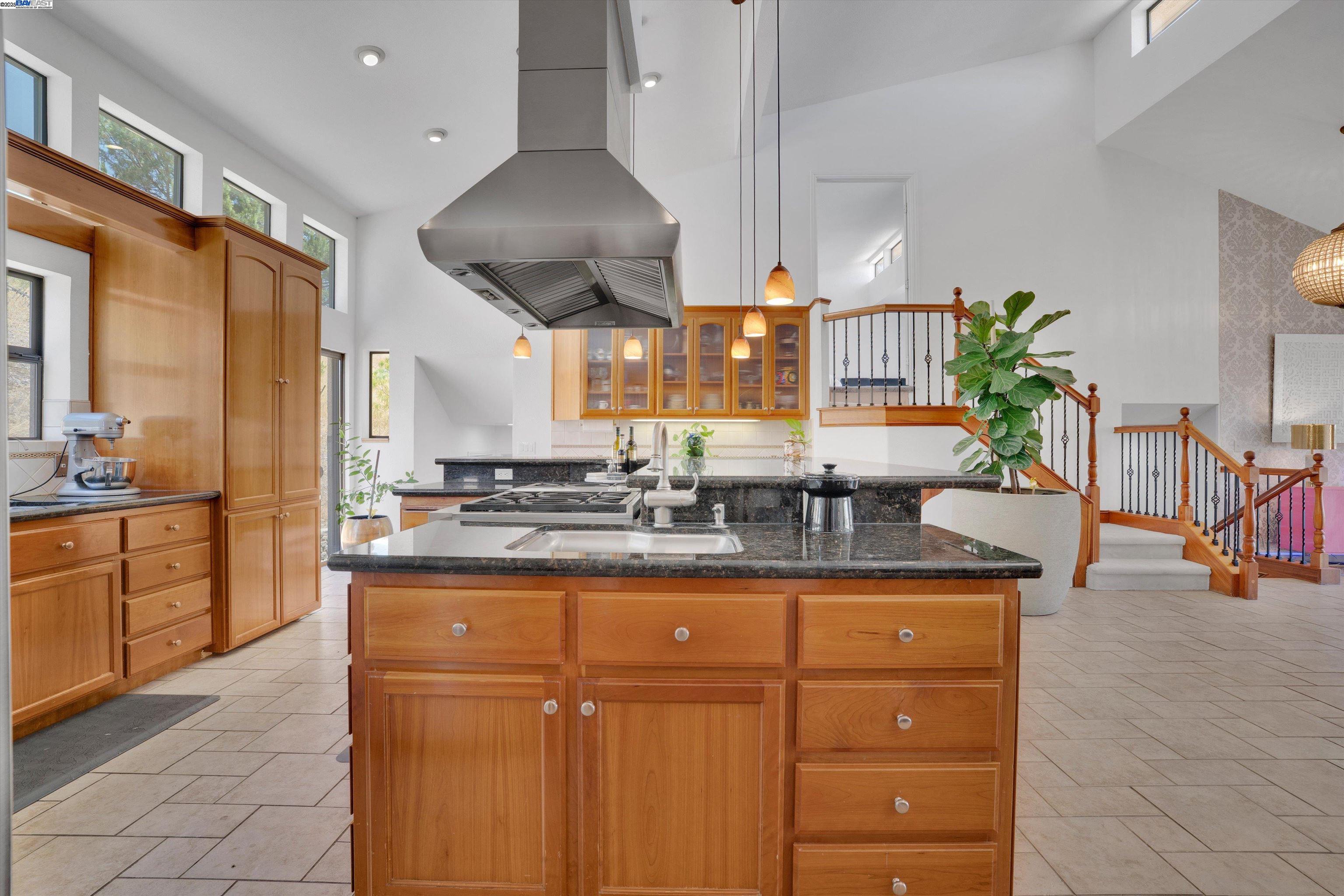 Detail Gallery Image 12 of 45 For 12560 Morgan Territory Rd, Livermore,  CA 94551 - 4 Beds | 3 Baths