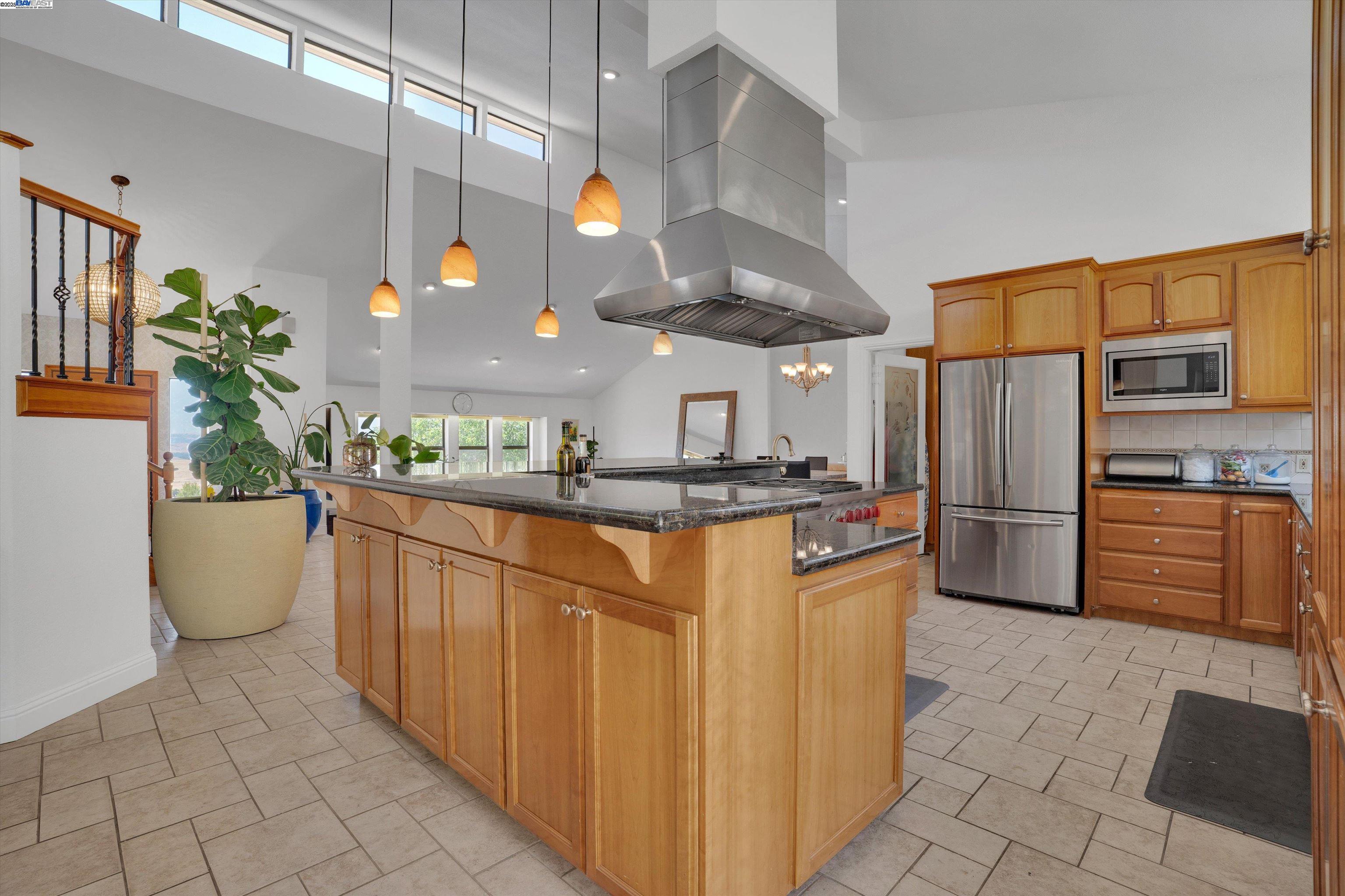 Detail Gallery Image 13 of 45 For 12560 Morgan Territory Rd, Livermore,  CA 94551 - 4 Beds | 3 Baths