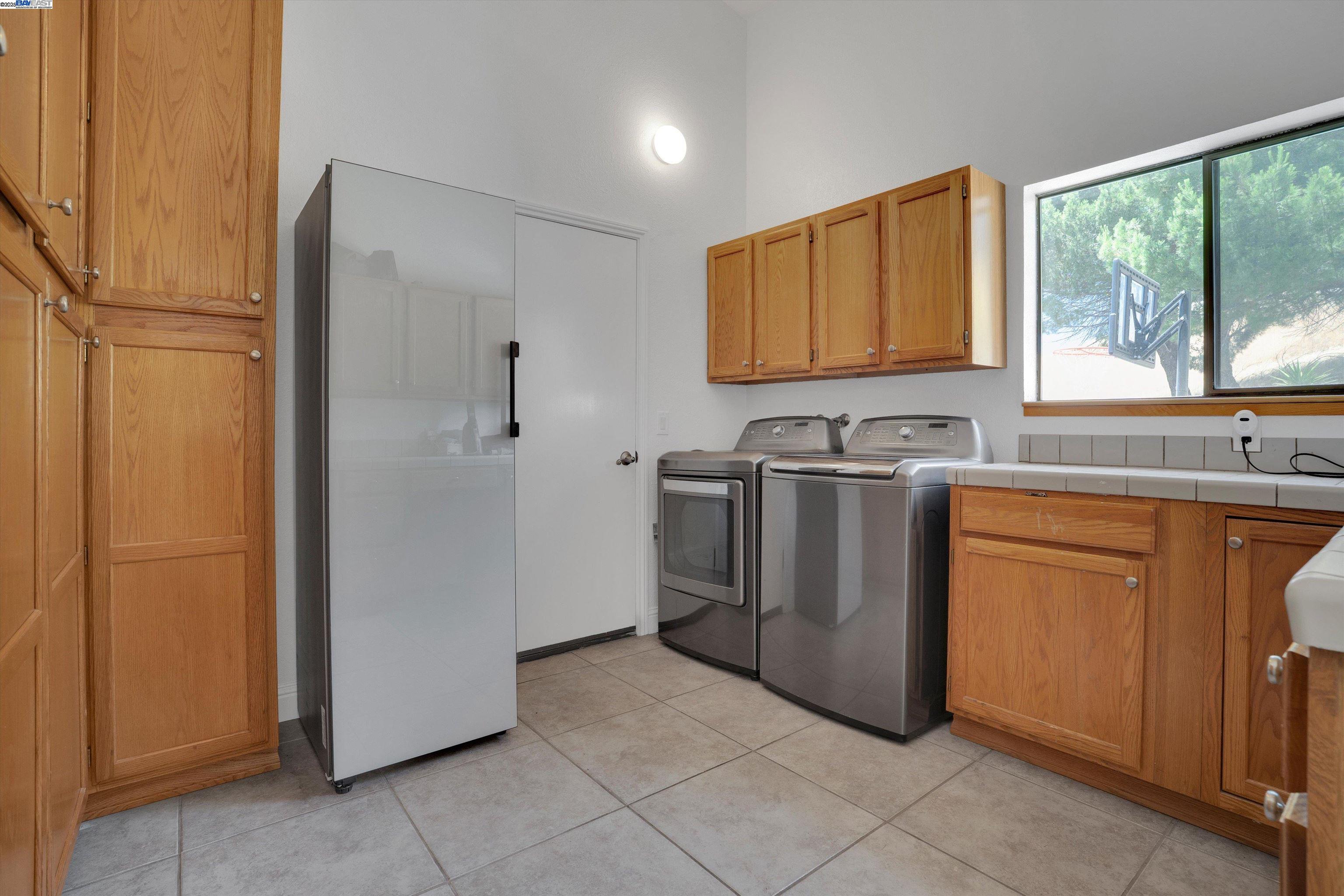Detail Gallery Image 15 of 45 For 12560 Morgan Territory Rd, Livermore,  CA 94551 - 4 Beds | 3 Baths