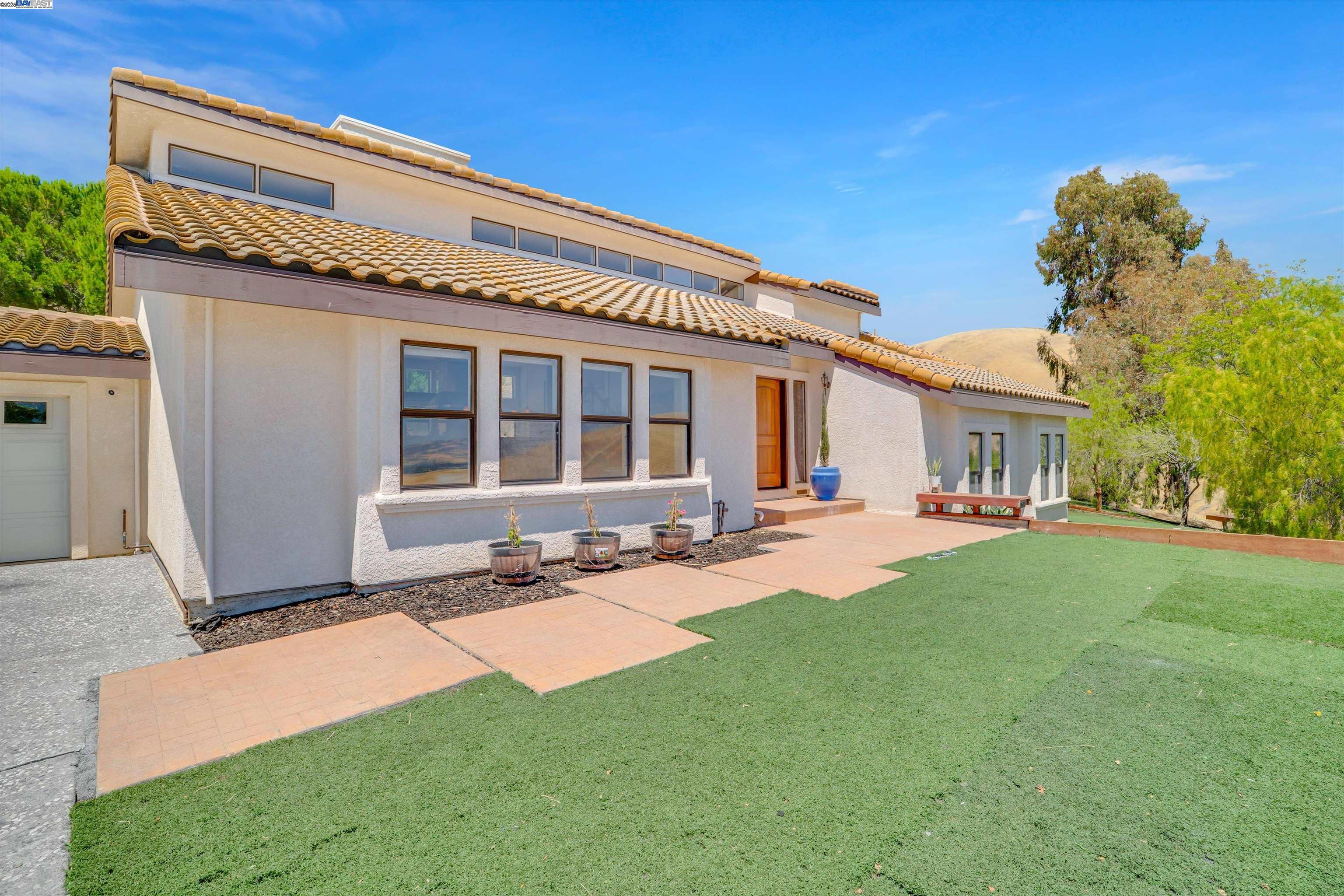 Detail Gallery Image 3 of 45 For 12560 Morgan Territory Rd, Livermore,  CA 94551 - 4 Beds | 3 Baths