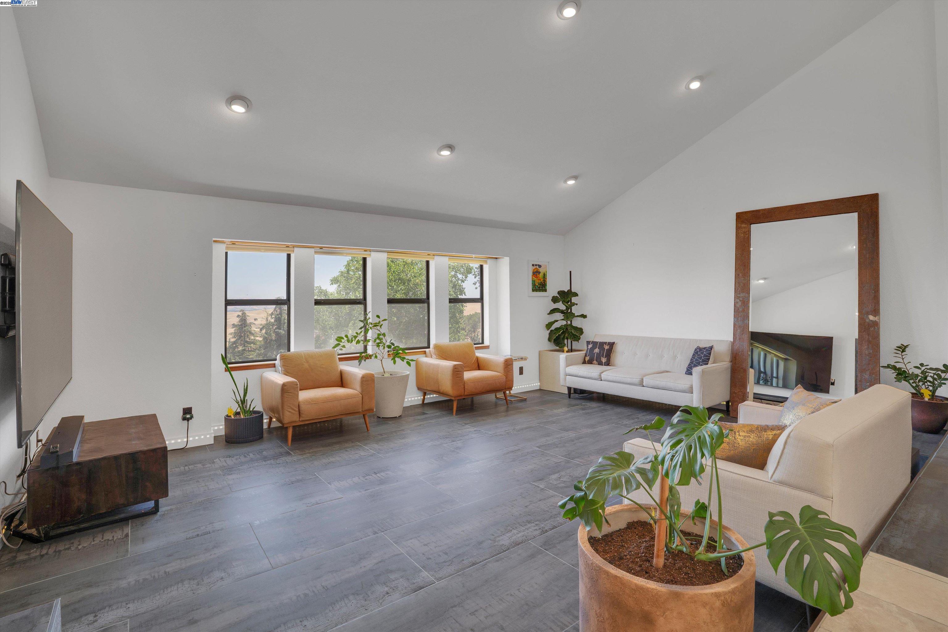 Detail Gallery Image 6 of 45 For 12560 Morgan Territory Rd, Livermore,  CA 94551 - 4 Beds | 3 Baths