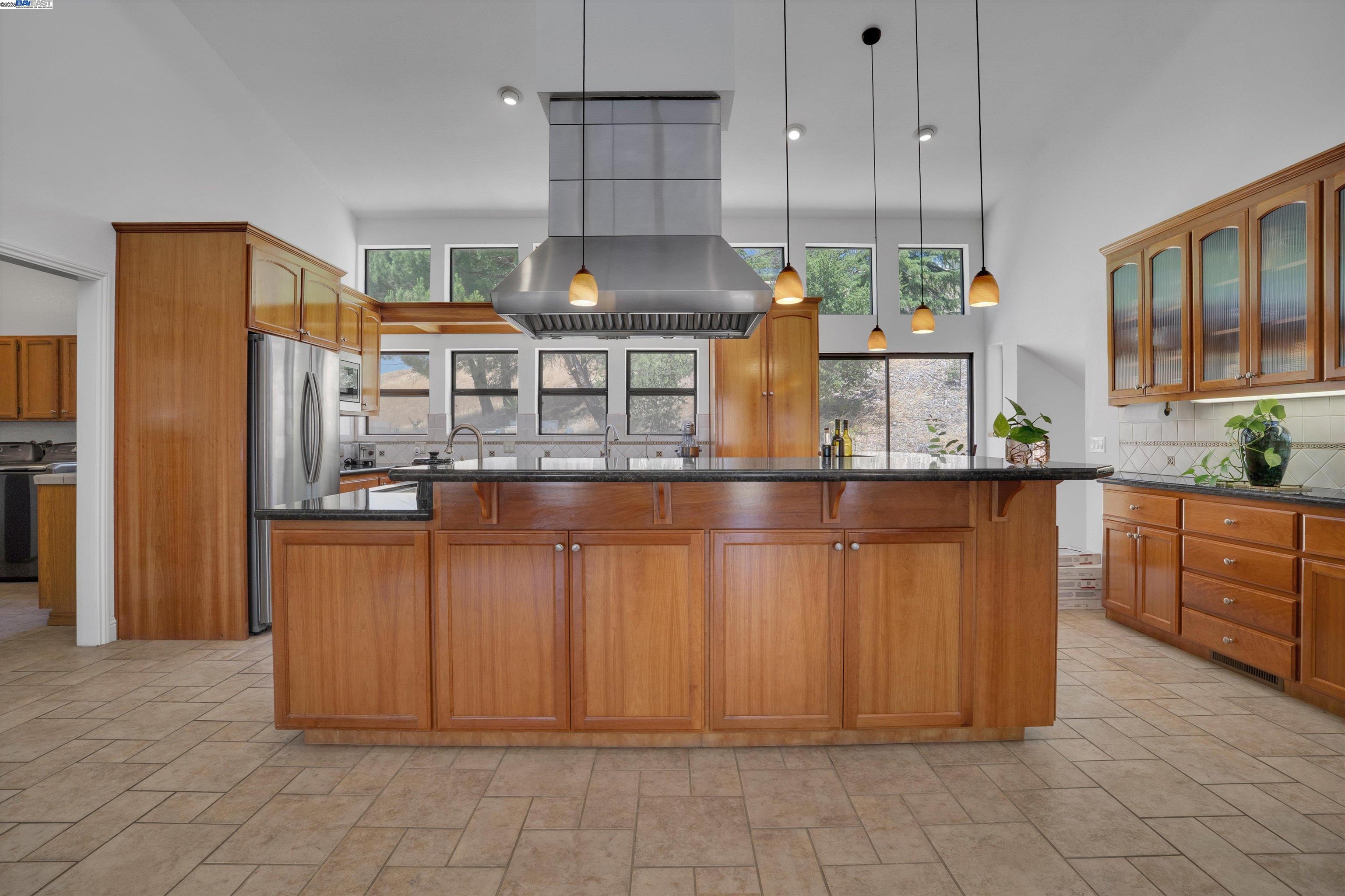 Detail Gallery Image 9 of 45 For 12560 Morgan Territory Rd, Livermore,  CA 94551 - 4 Beds | 3 Baths
