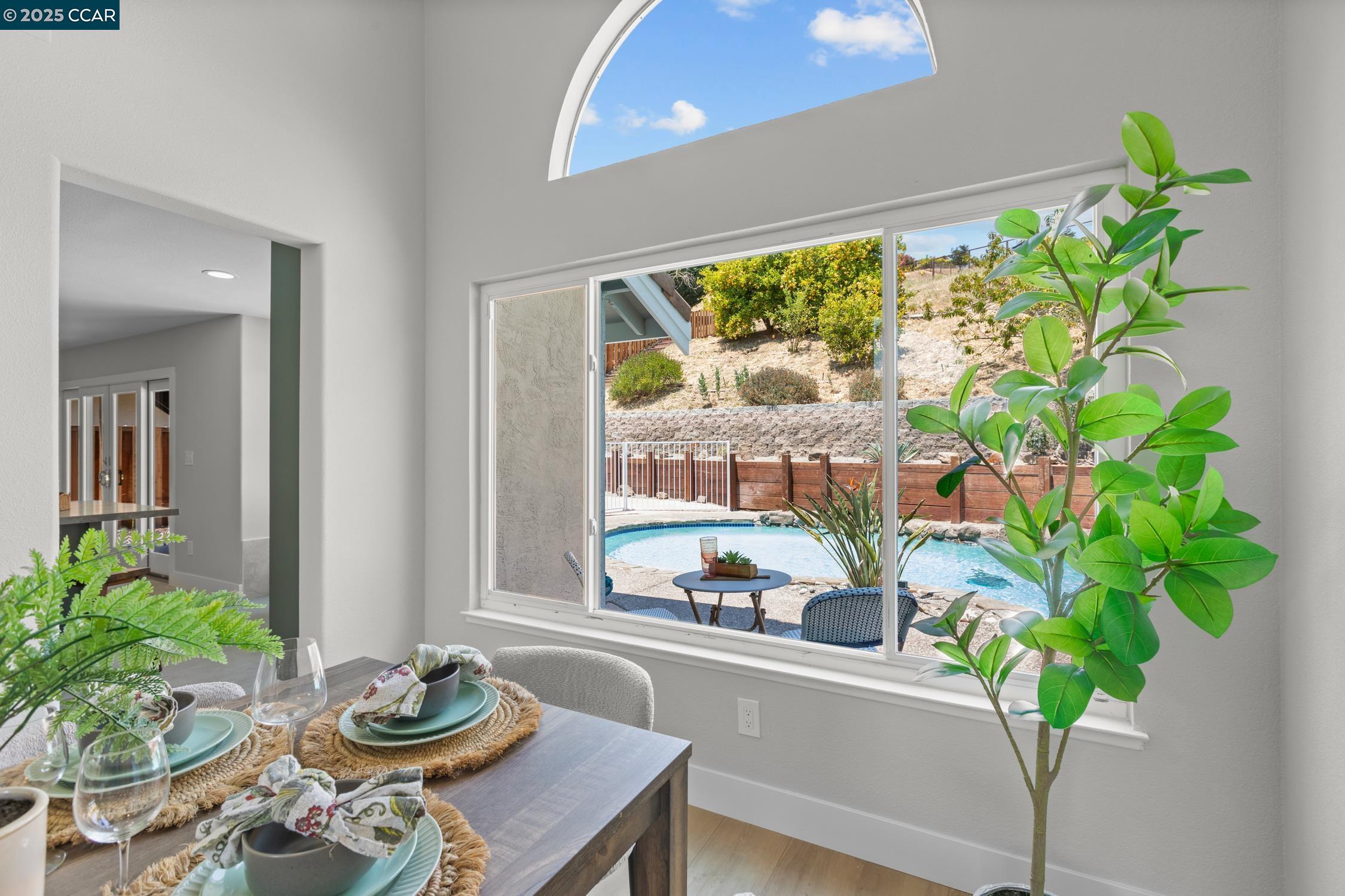 Detail Gallery Image 11 of 57 For 5215 Cutter Lane, El Sobrante,  CA 94803 - 4 Beds | 3 Baths