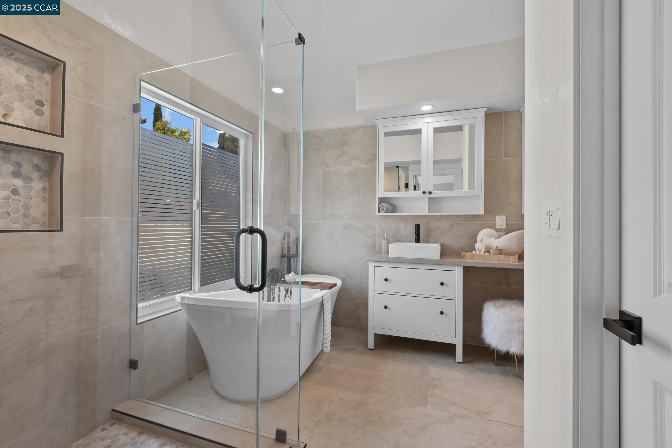 Detail Gallery Image 34 of 57 For 5215 Cutter Lane, El Sobrante,  CA 94803 - 4 Beds | 3 Baths