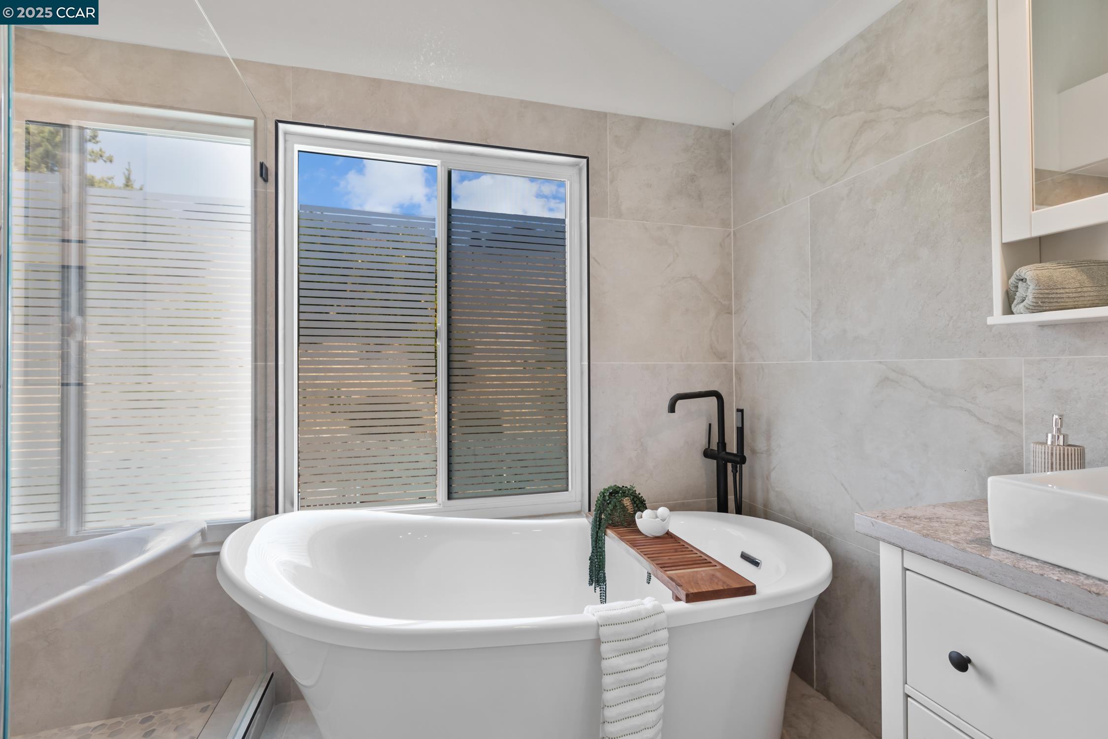 Detail Gallery Image 37 of 57 For 5215 Cutter Lane, El Sobrante,  CA 94803 - 4 Beds | 3 Baths
