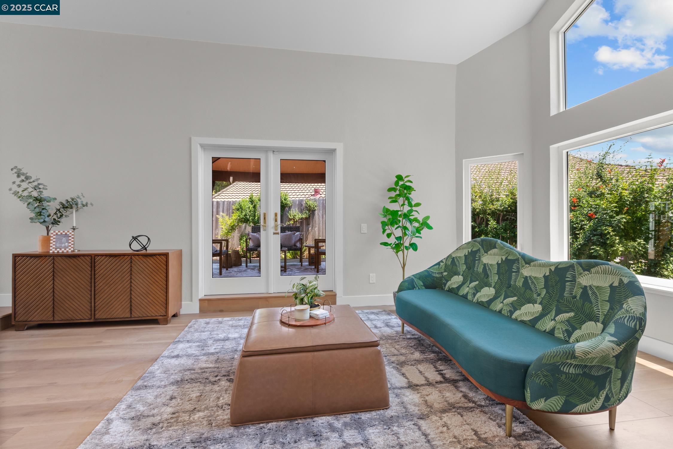 Detail Gallery Image 8 of 57 For 5215 Cutter Lane, El Sobrante,  CA 94803 - 4 Beds | 3 Baths