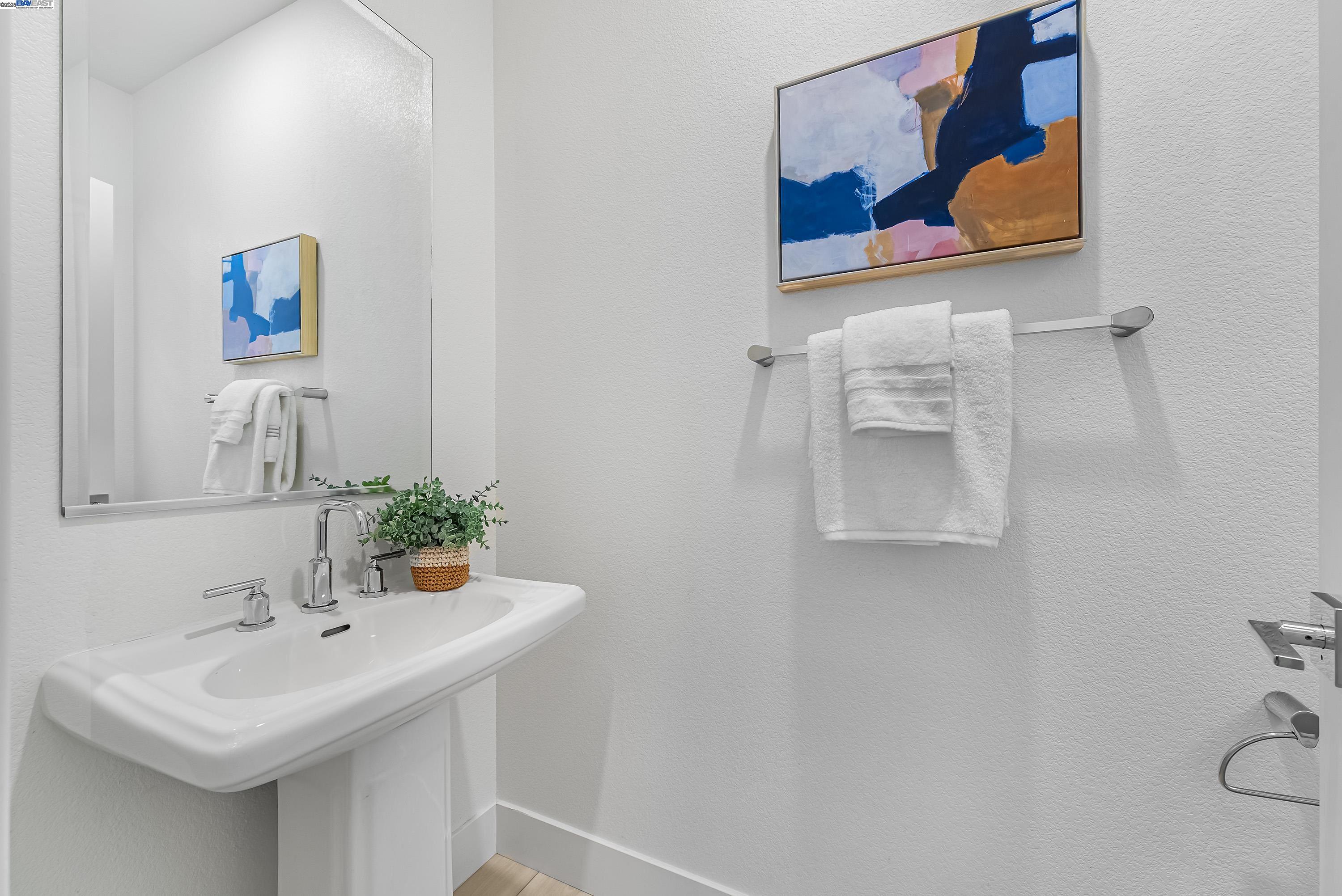 Detail Gallery Image 13 of 43 For 37456 Sand Drift Rd, Newark,  CA 94560 - 3 Beds | 3/1 Baths