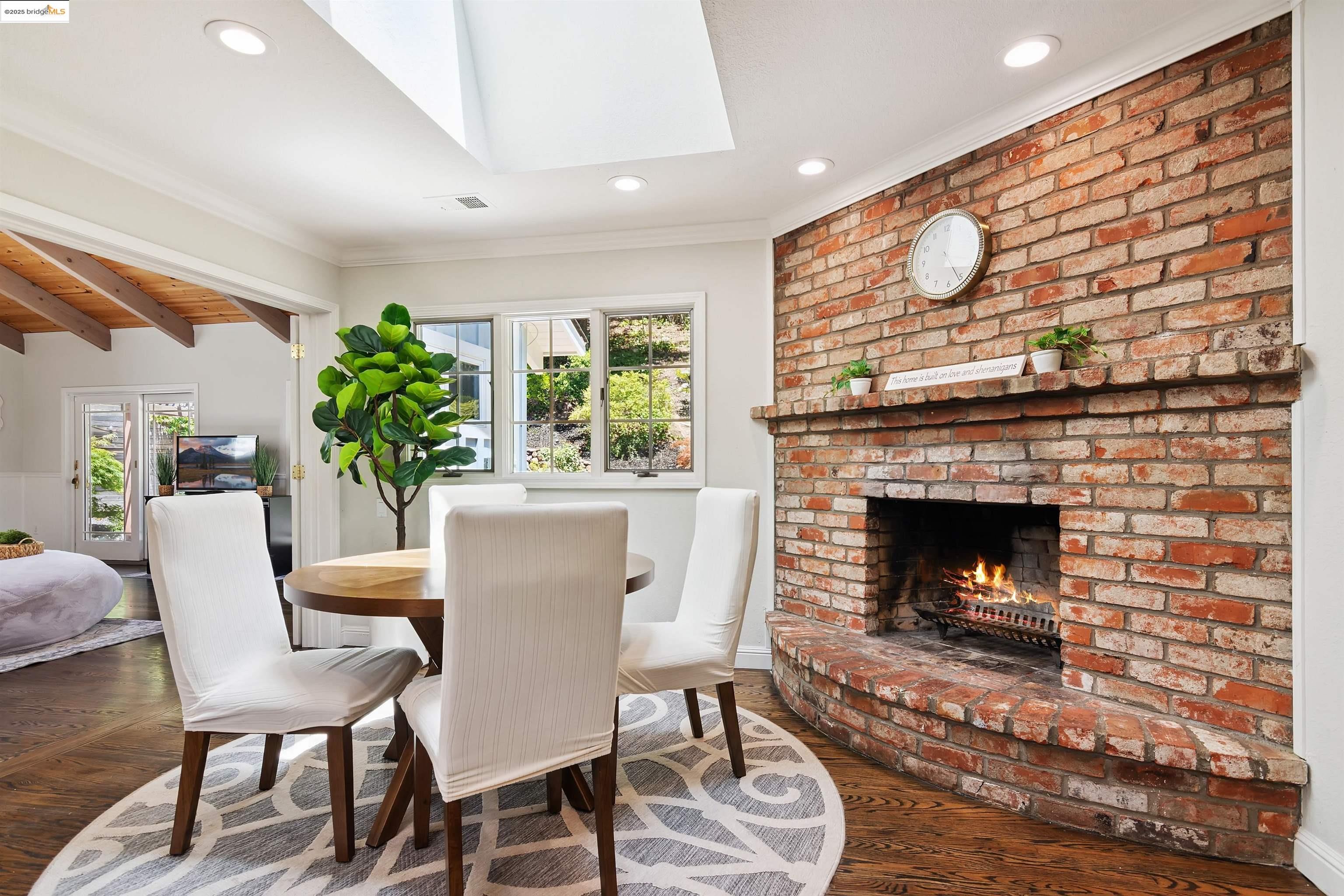 Detail Gallery Image 17 of 41 For 307 Rheem Blvd, Moraga,  CA 94556 - 3 Beds | 2/1 Baths