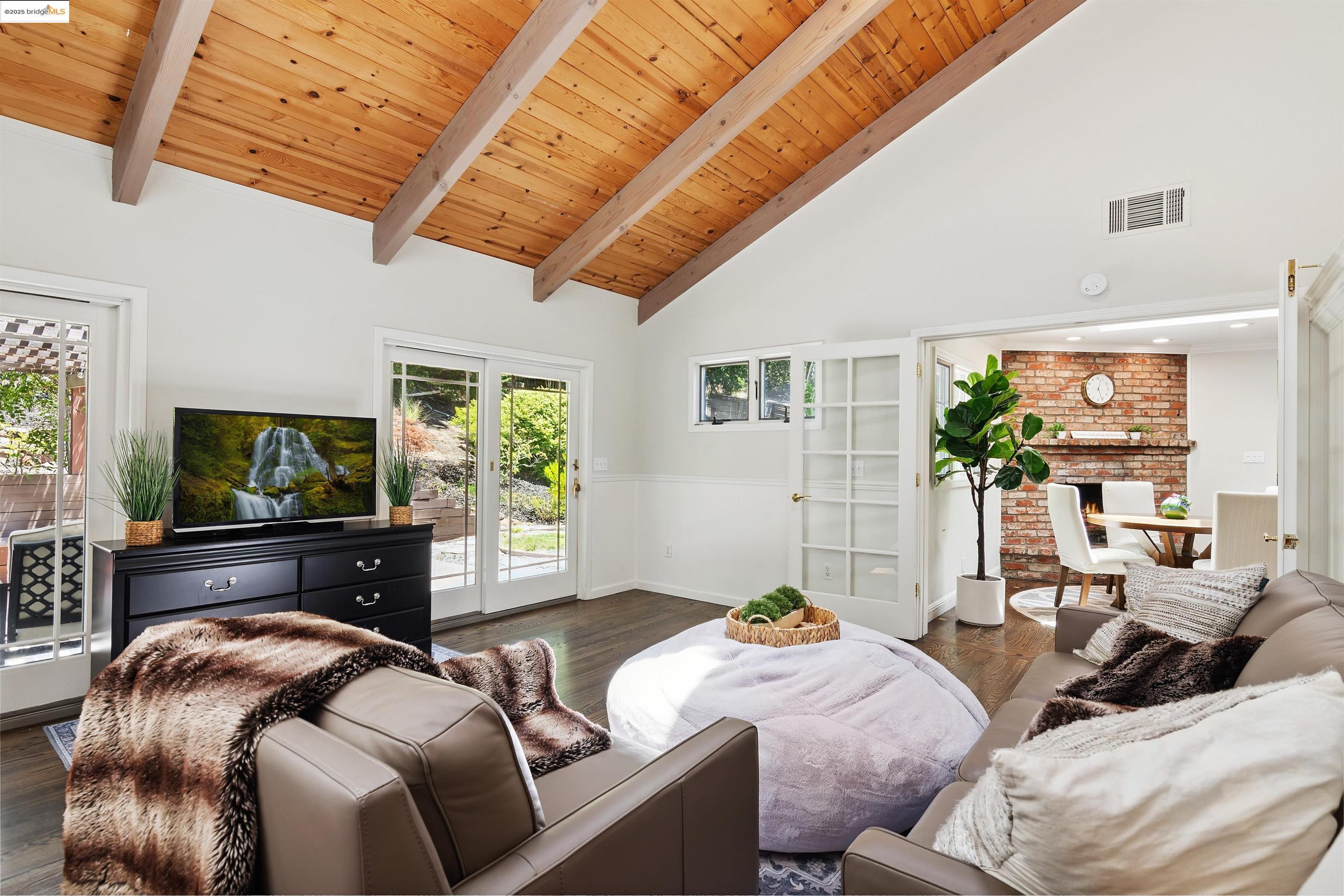 Detail Gallery Image 20 of 41 For 307 Rheem Blvd, Moraga,  CA 94556 - 3 Beds | 2/1 Baths