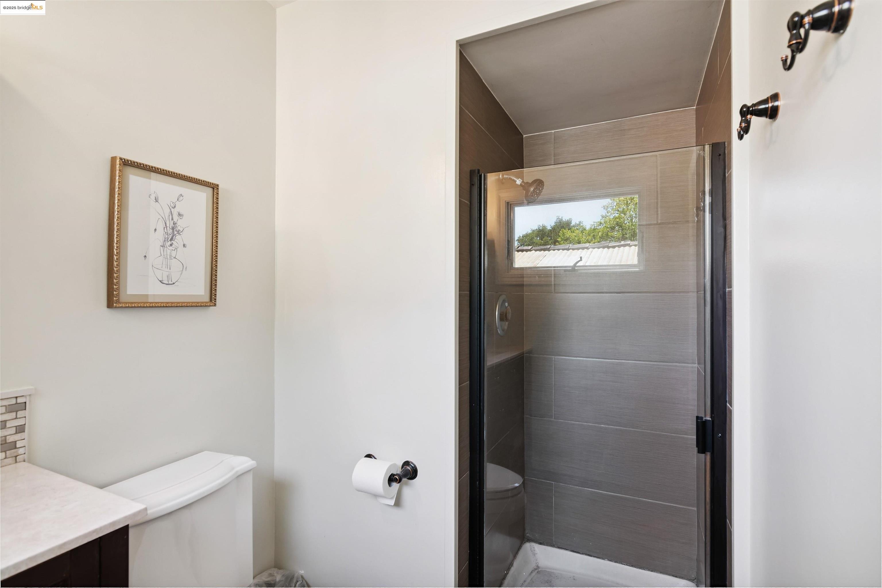 Detail Gallery Image 25 of 41 For 307 Rheem Blvd, Moraga,  CA 94556 - 3 Beds | 2/1 Baths