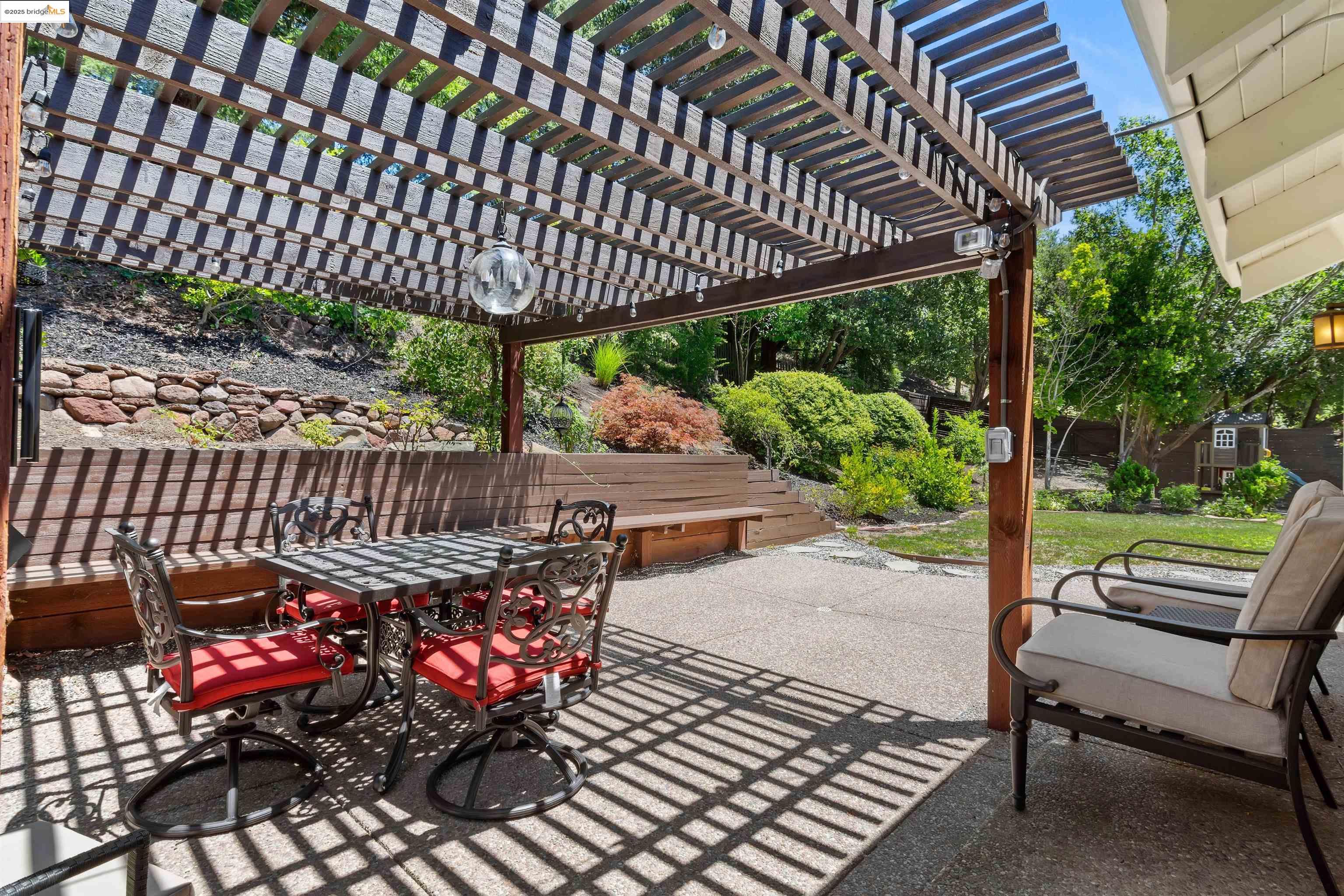 Detail Gallery Image 31 of 41 For 307 Rheem Blvd, Moraga,  CA 94556 - 3 Beds | 2/1 Baths