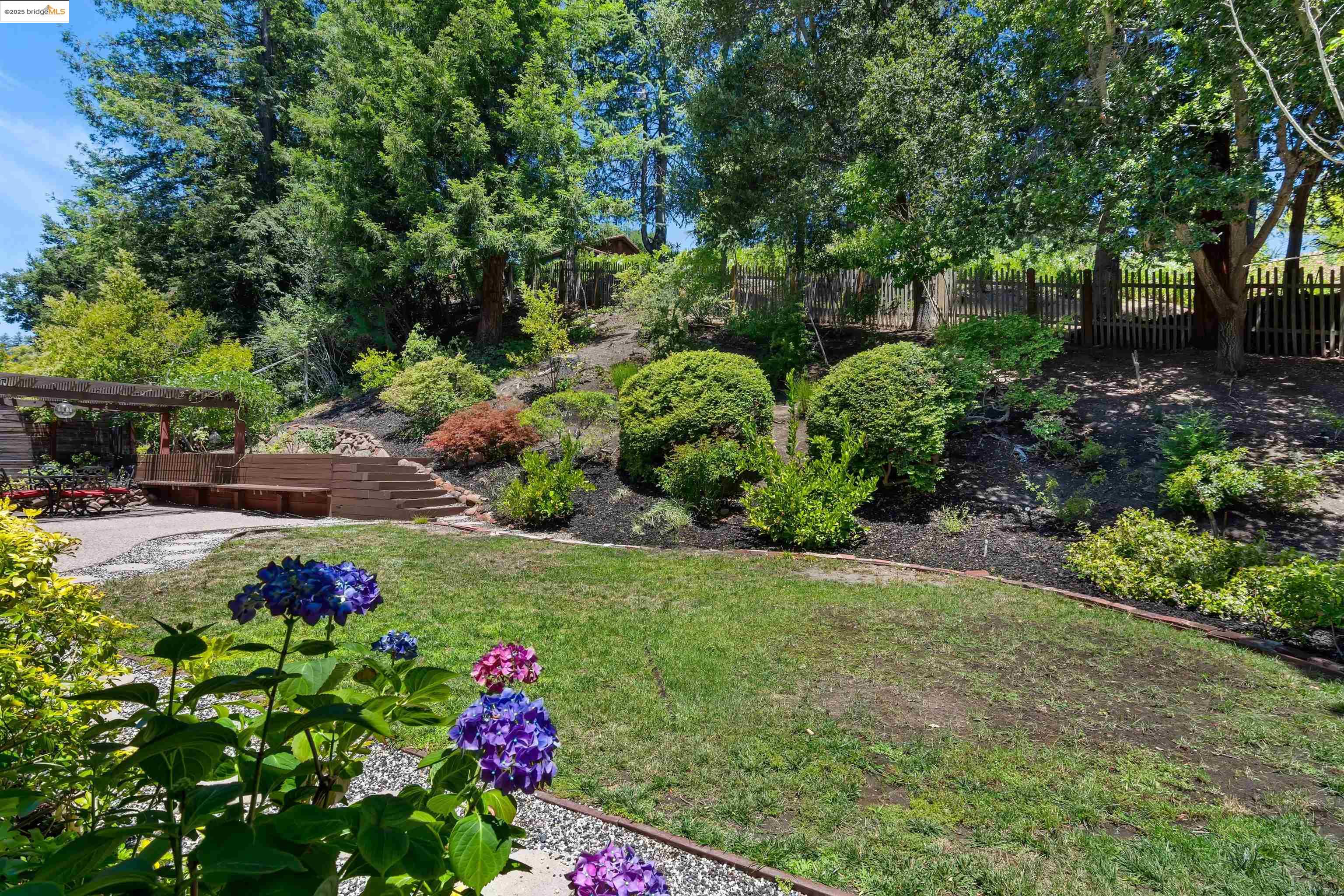 Detail Gallery Image 35 of 41 For 307 Rheem Blvd, Moraga,  CA 94556 - 3 Beds | 2/1 Baths