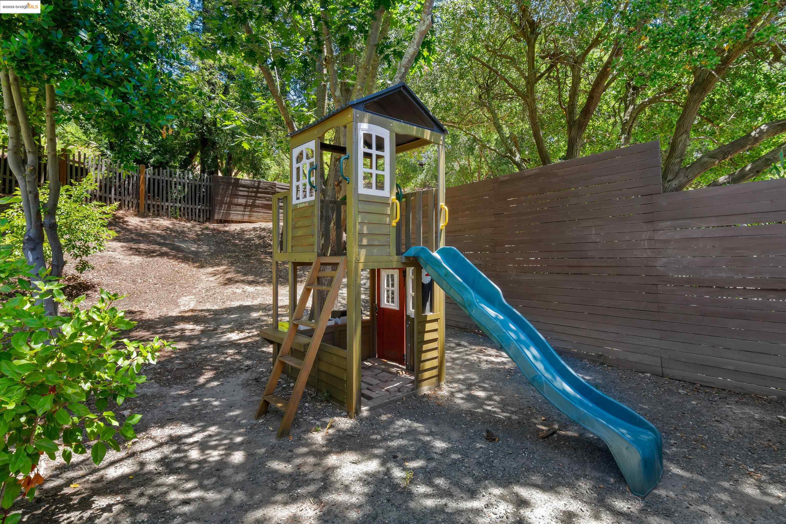 Detail Gallery Image 37 of 41 For 307 Rheem Blvd, Moraga,  CA 94556 - 3 Beds | 2/1 Baths