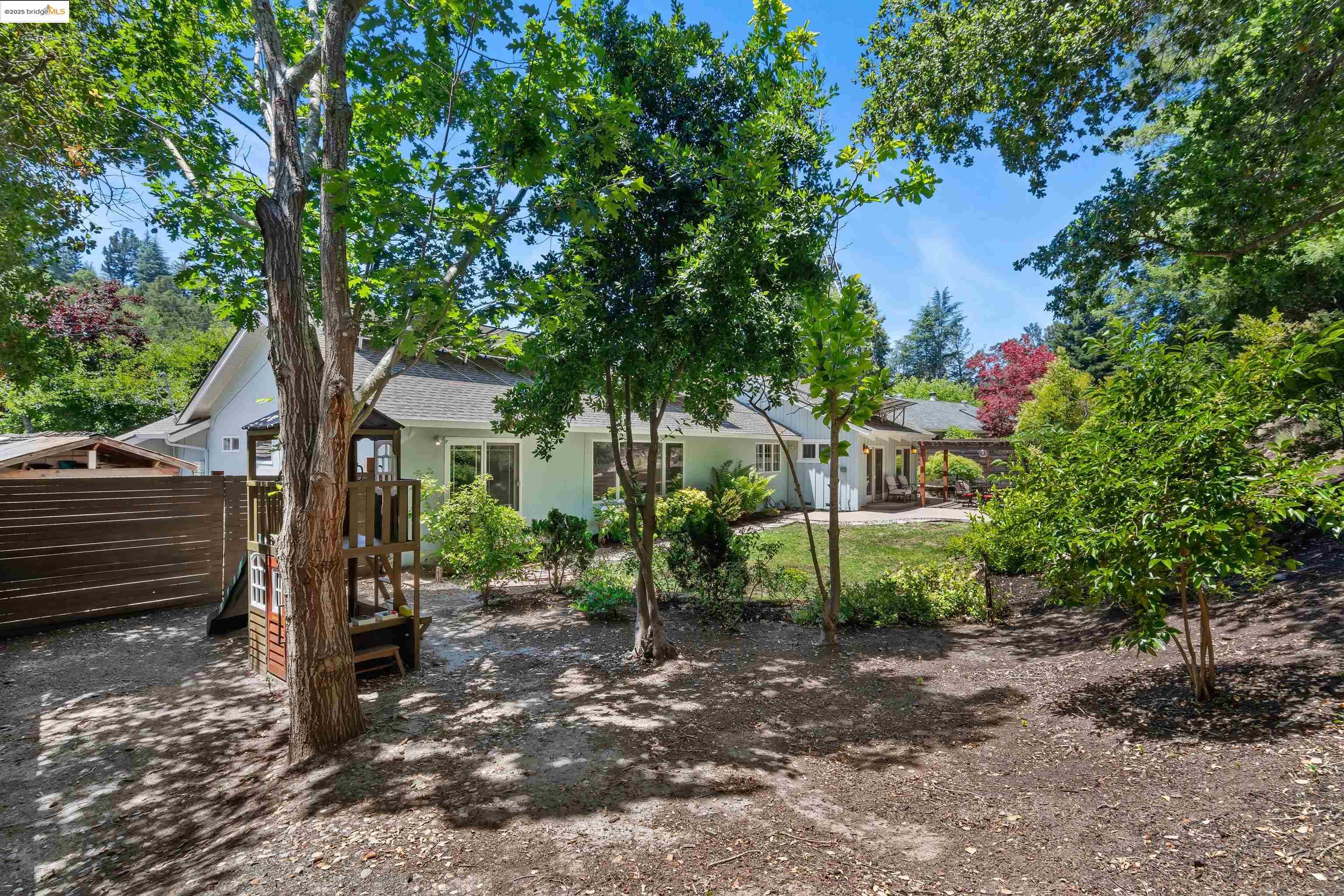 Detail Gallery Image 38 of 41 For 307 Rheem Blvd, Moraga,  CA 94556 - 3 Beds | 2/1 Baths