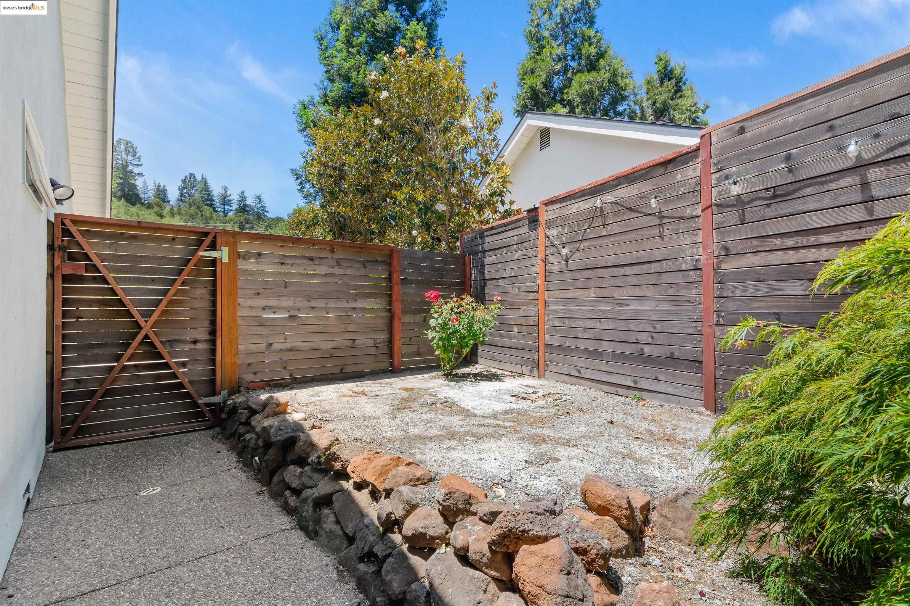 Detail Gallery Image 40 of 41 For 307 Rheem Blvd, Moraga,  CA 94556 - 3 Beds | 2/1 Baths