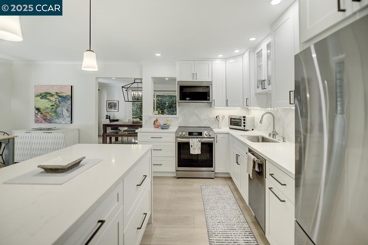 Photo #2: 41104680 Listing 