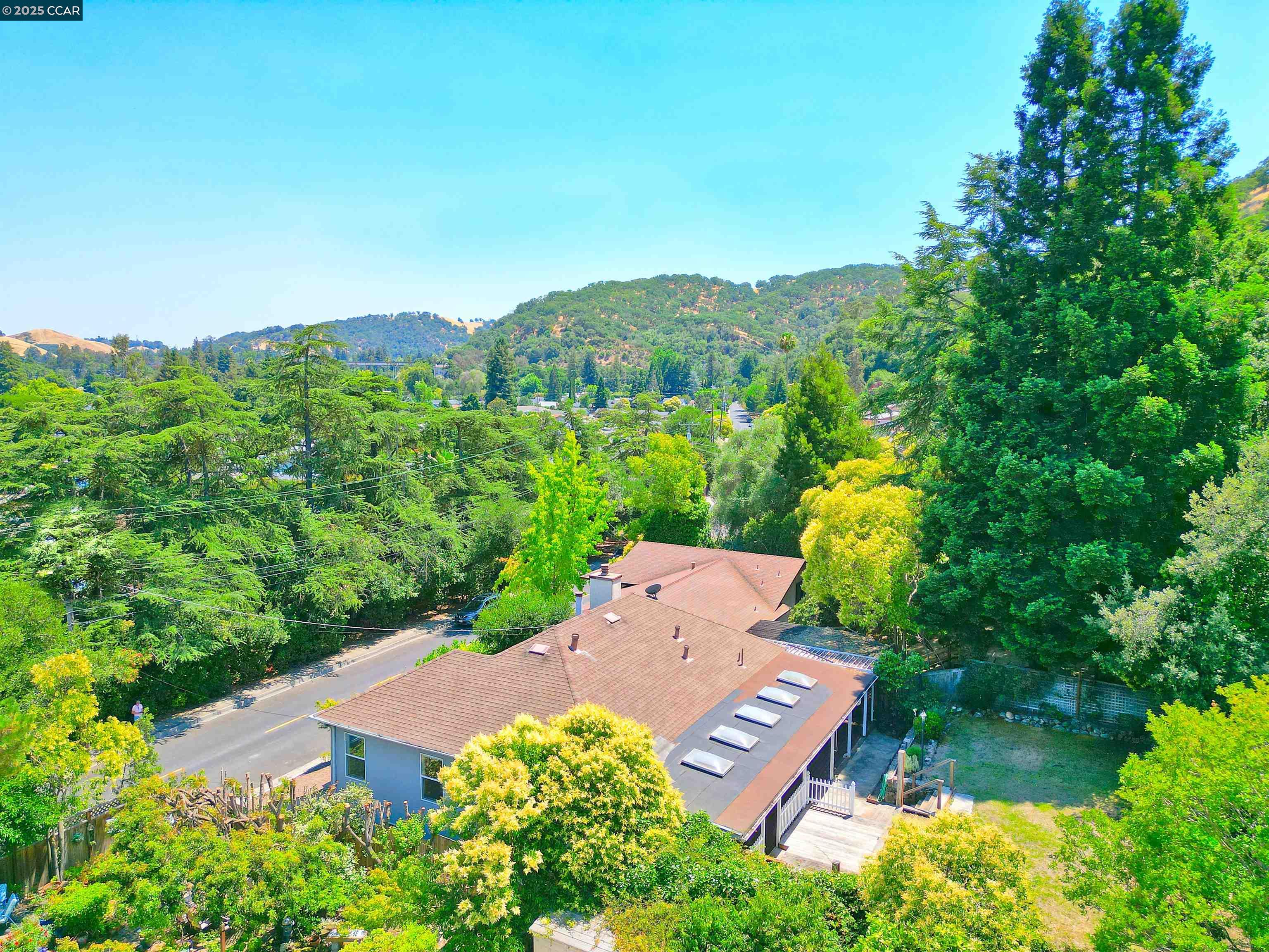Detail Gallery Image 2 of 60 For 3810 Canyon Way, Martinez,  CA 94553 - 4 Beds | 3 Baths