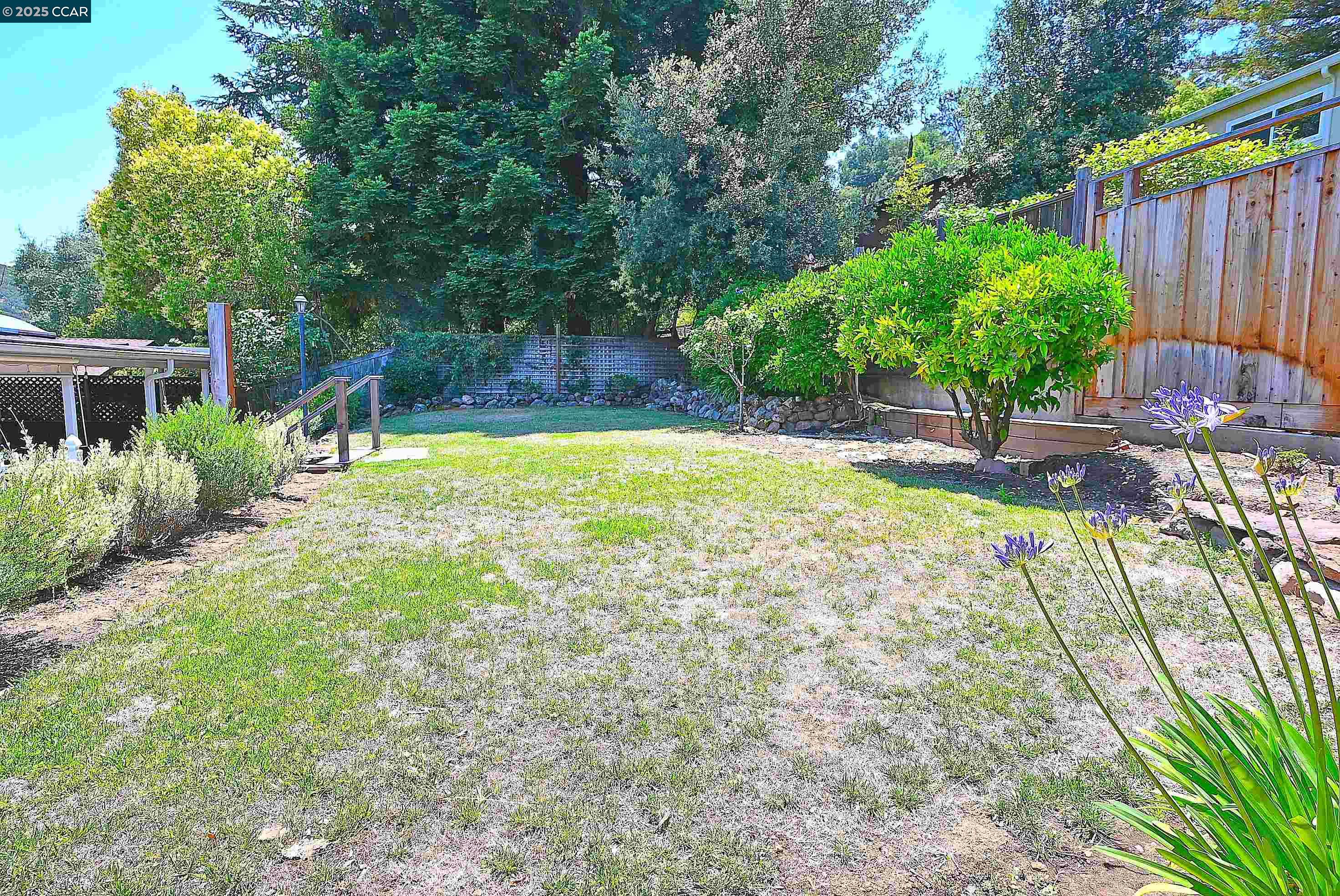 Detail Gallery Image 17 of 60 For 3810 Canyon Way, Martinez,  CA 94553 - 4 Beds | 3 Baths