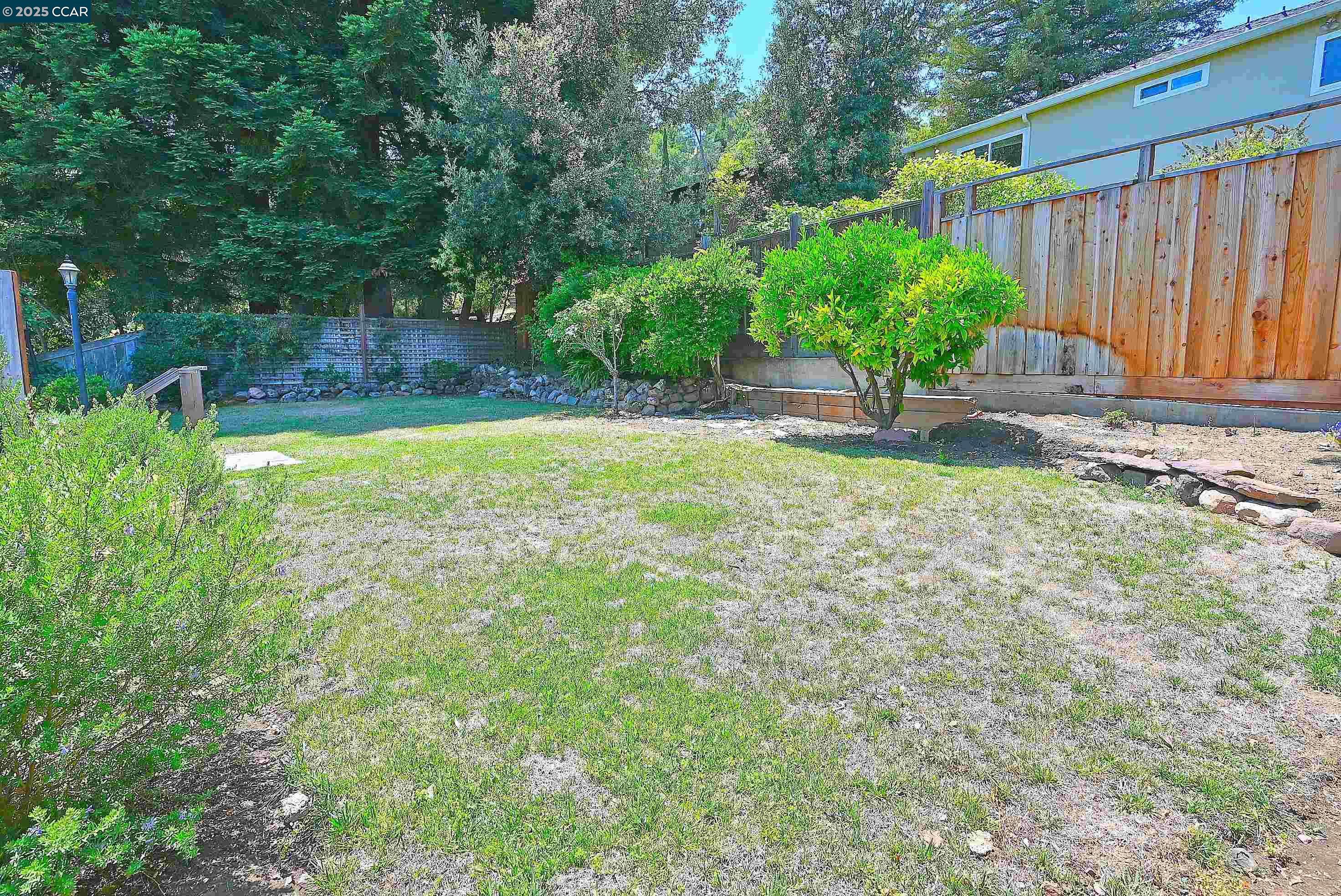 Detail Gallery Image 20 of 60 For 3810 Canyon Way, Martinez,  CA 94553 - 4 Beds | 3 Baths