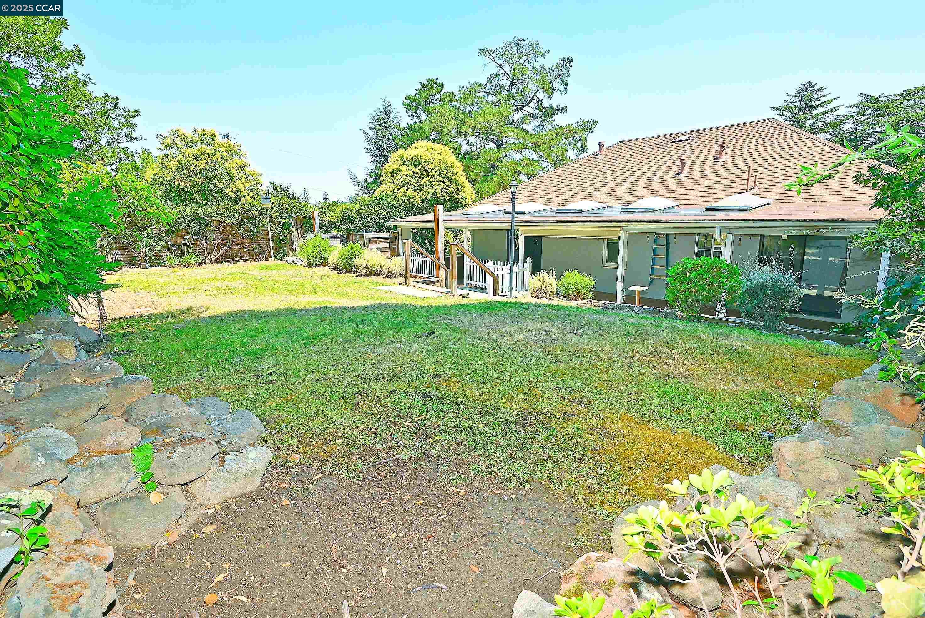 Detail Gallery Image 3 of 60 For 3810 Canyon Way, Martinez,  CA 94553 - 4 Beds | 3 Baths