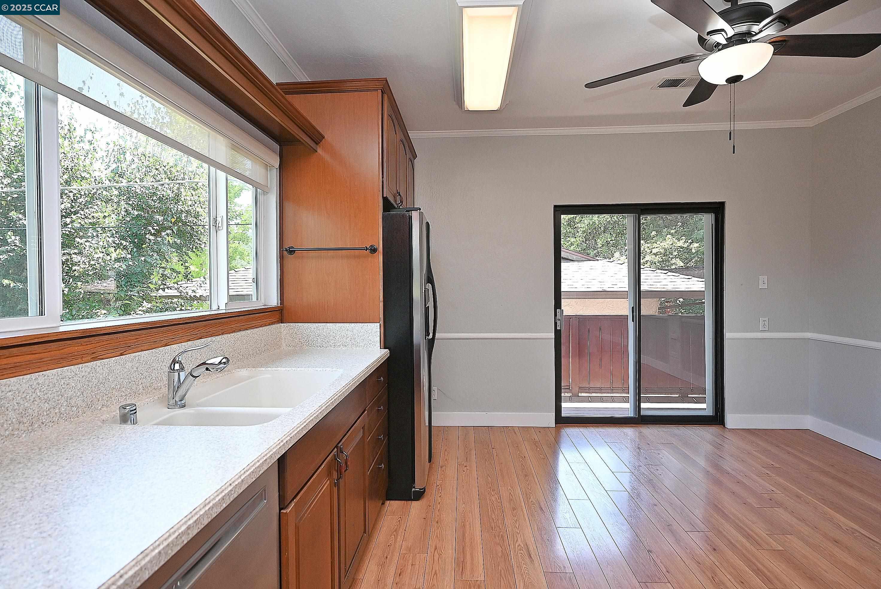 Detail Gallery Image 22 of 60 For 3810 Canyon Way, Martinez,  CA 94553 - 4 Beds | 3 Baths