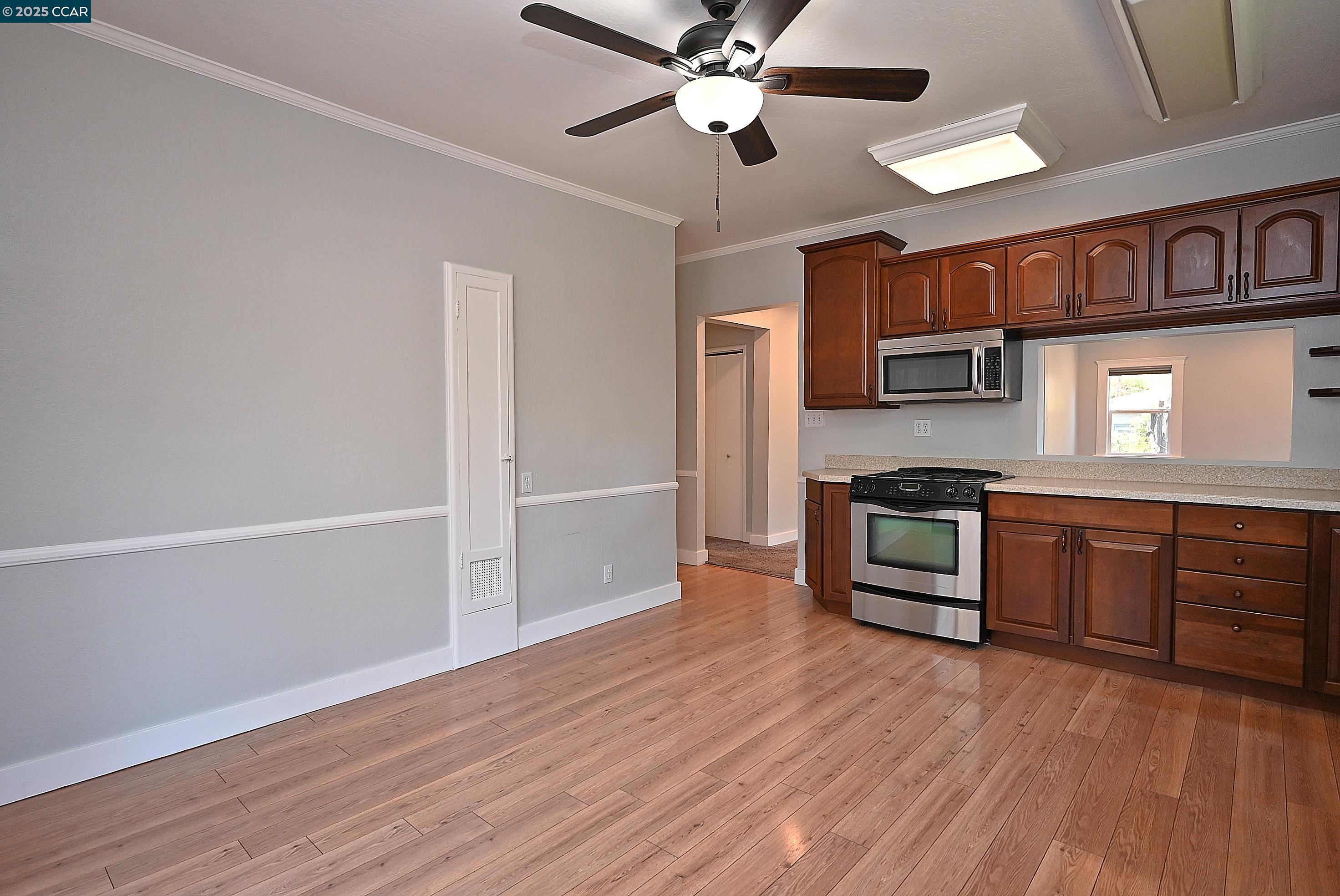 Detail Gallery Image 24 of 60 For 3810 Canyon Way, Martinez,  CA 94553 - 4 Beds | 3 Baths