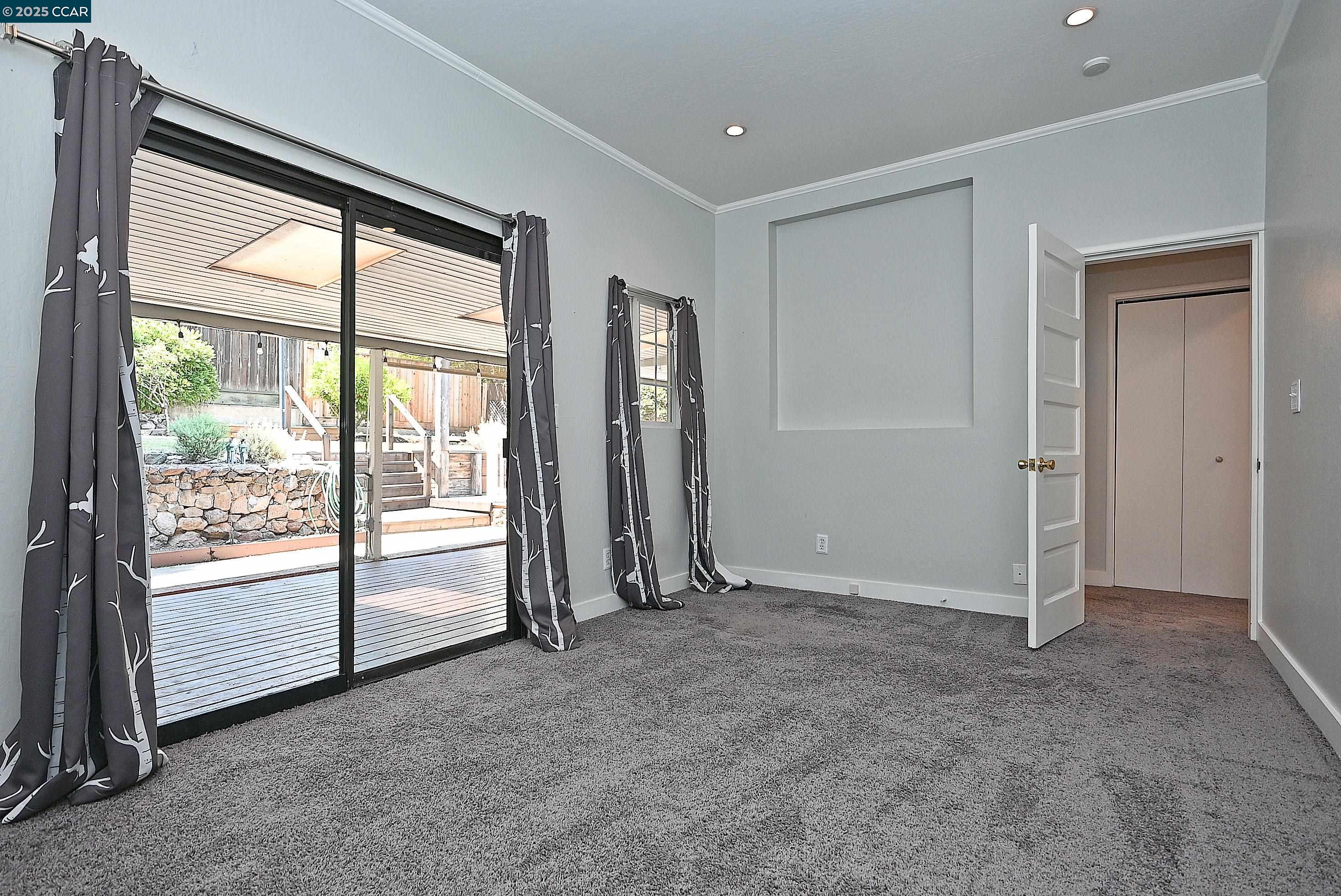 Detail Gallery Image 39 of 60 For 3810 Canyon Way, Martinez,  CA 94553 - 4 Beds | 3 Baths