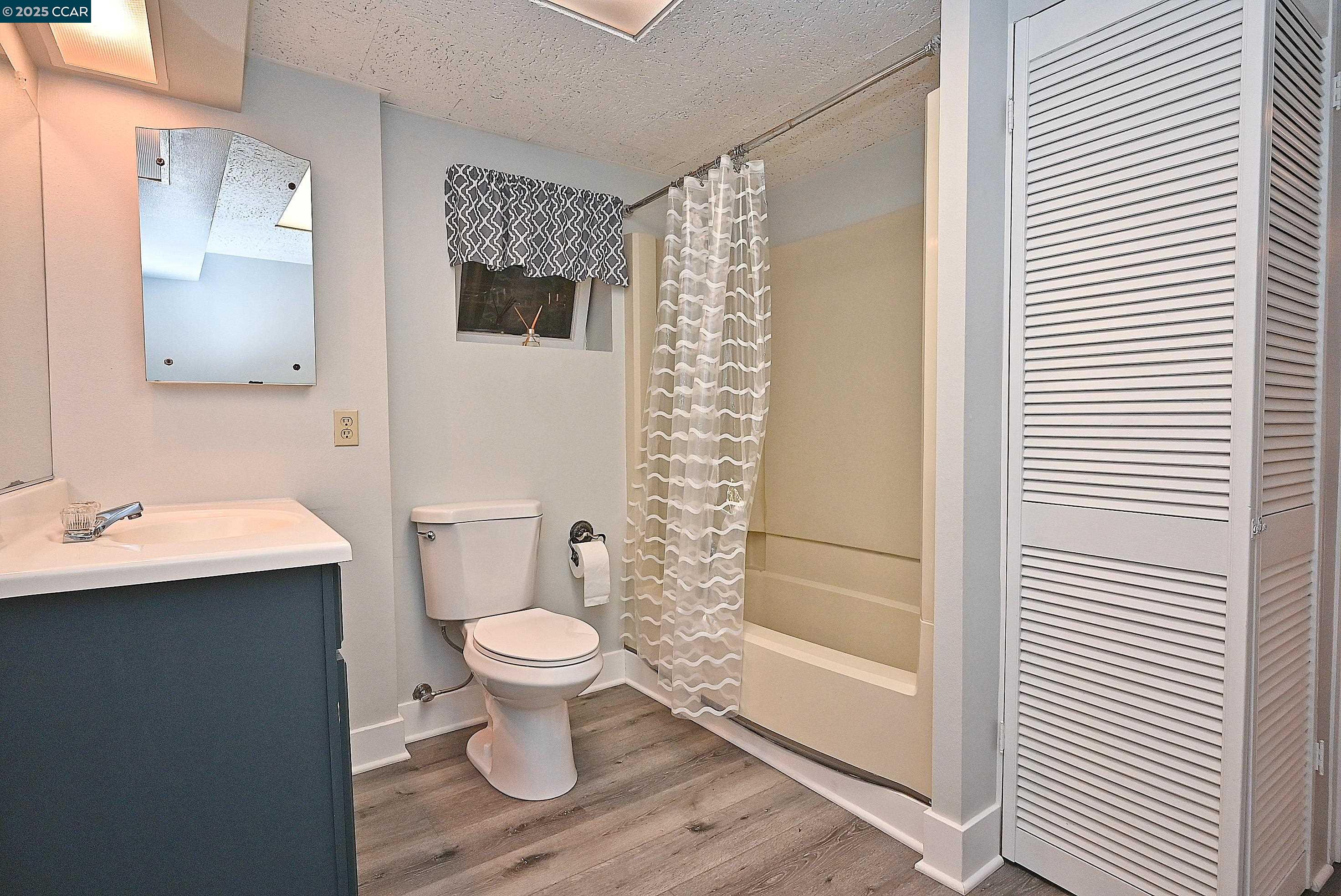 Detail Gallery Image 40 of 60 For 3810 Canyon Way, Martinez,  CA 94553 - 4 Beds | 3 Baths